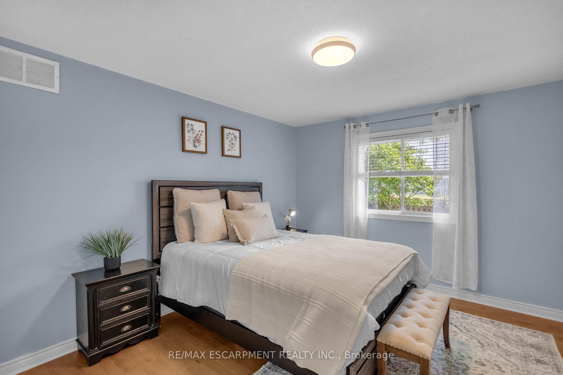 Photo 20 of 65 Thistlemoor Drive, Haldimand — HOMEH