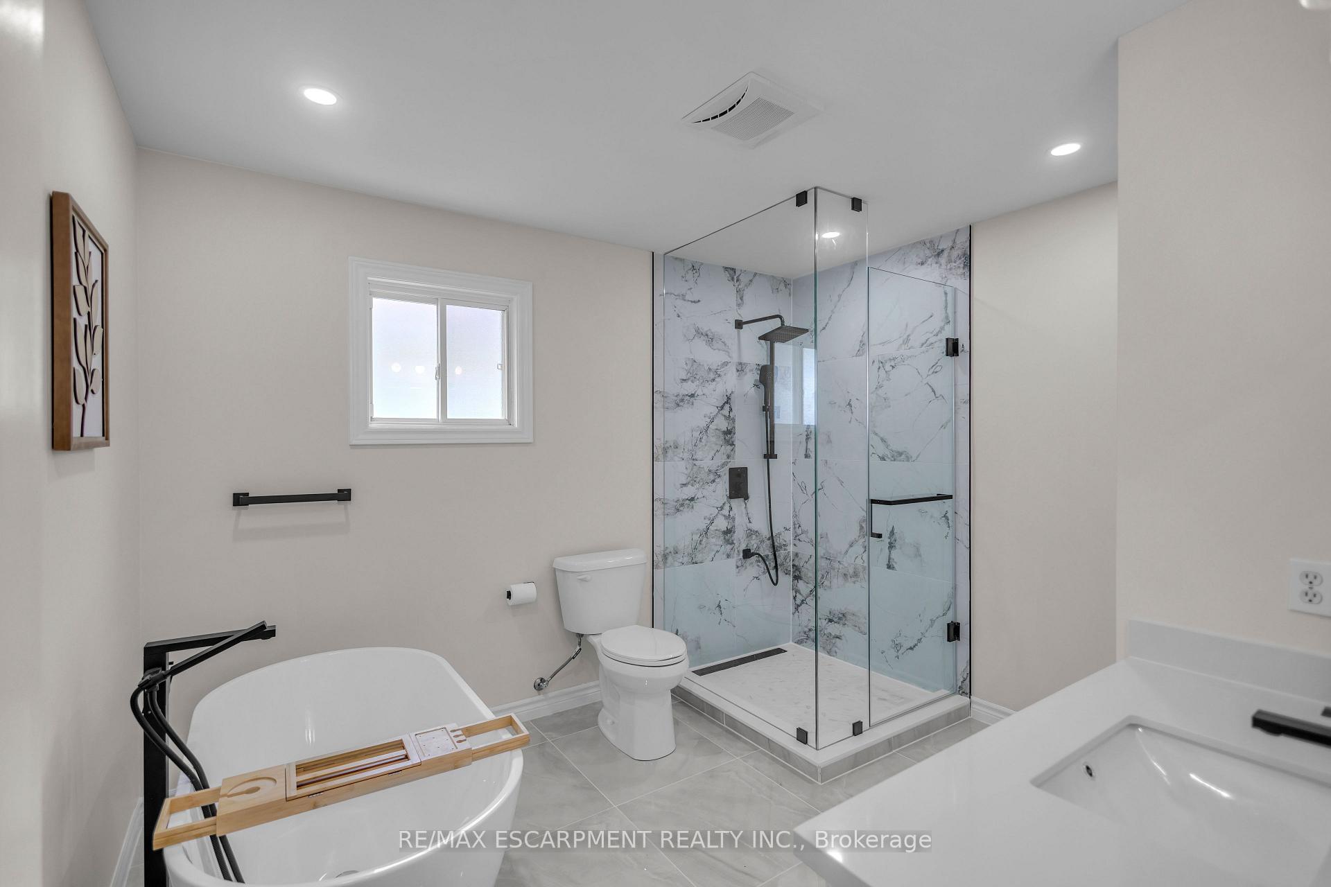 Photo 23 of 65 Thistlemoor Drive, Haldimand — HOMEH
