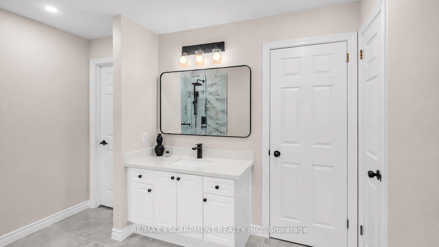 Photo 24 of 65 Thistlemoor Drive, Haldimand — HOMEH