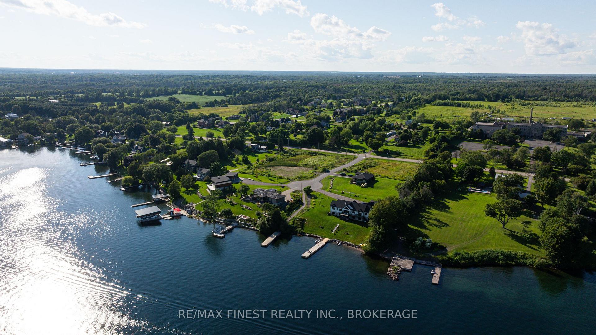 Photo 3 of 1 Shoreside Way, Augusta, Augusta Twp — HOMEH