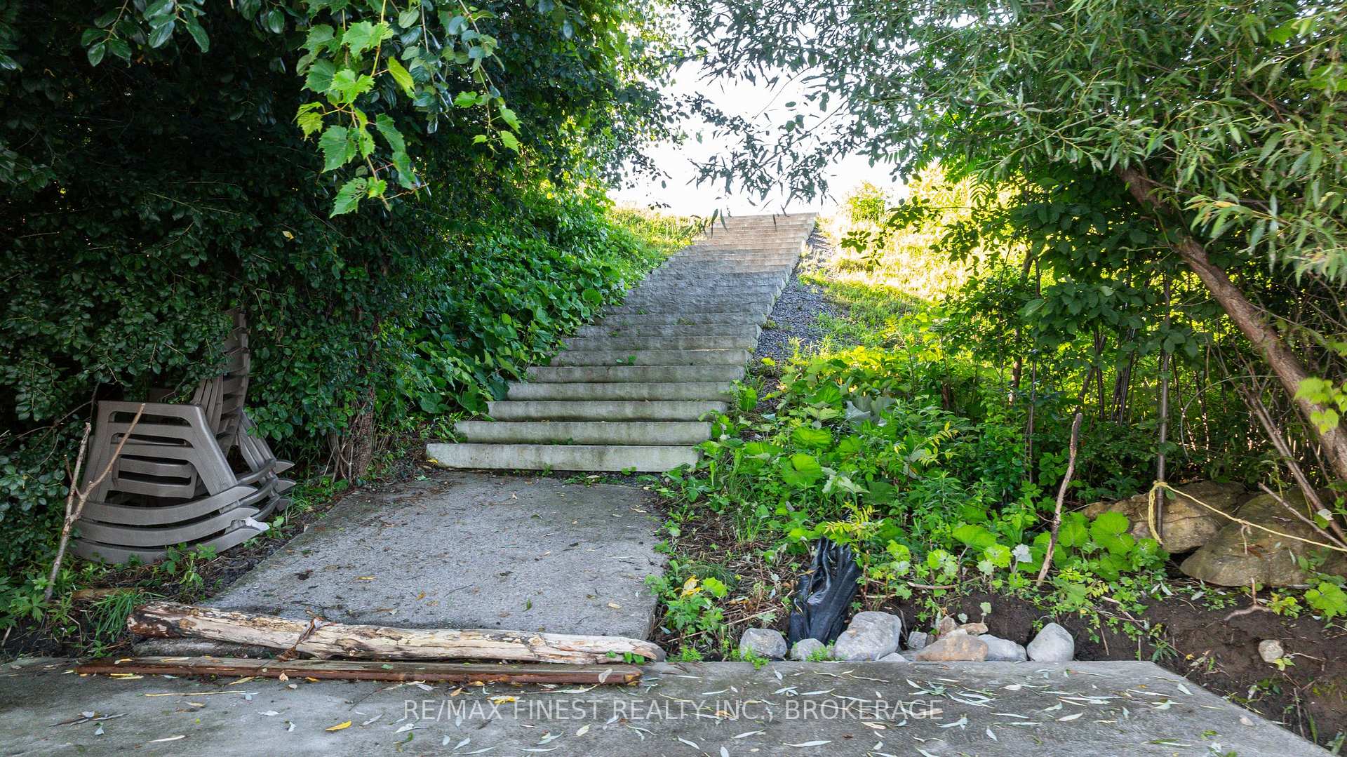 Photo 11 of 1 Shoreside Way, Augusta, Augusta Twp — HOMEH