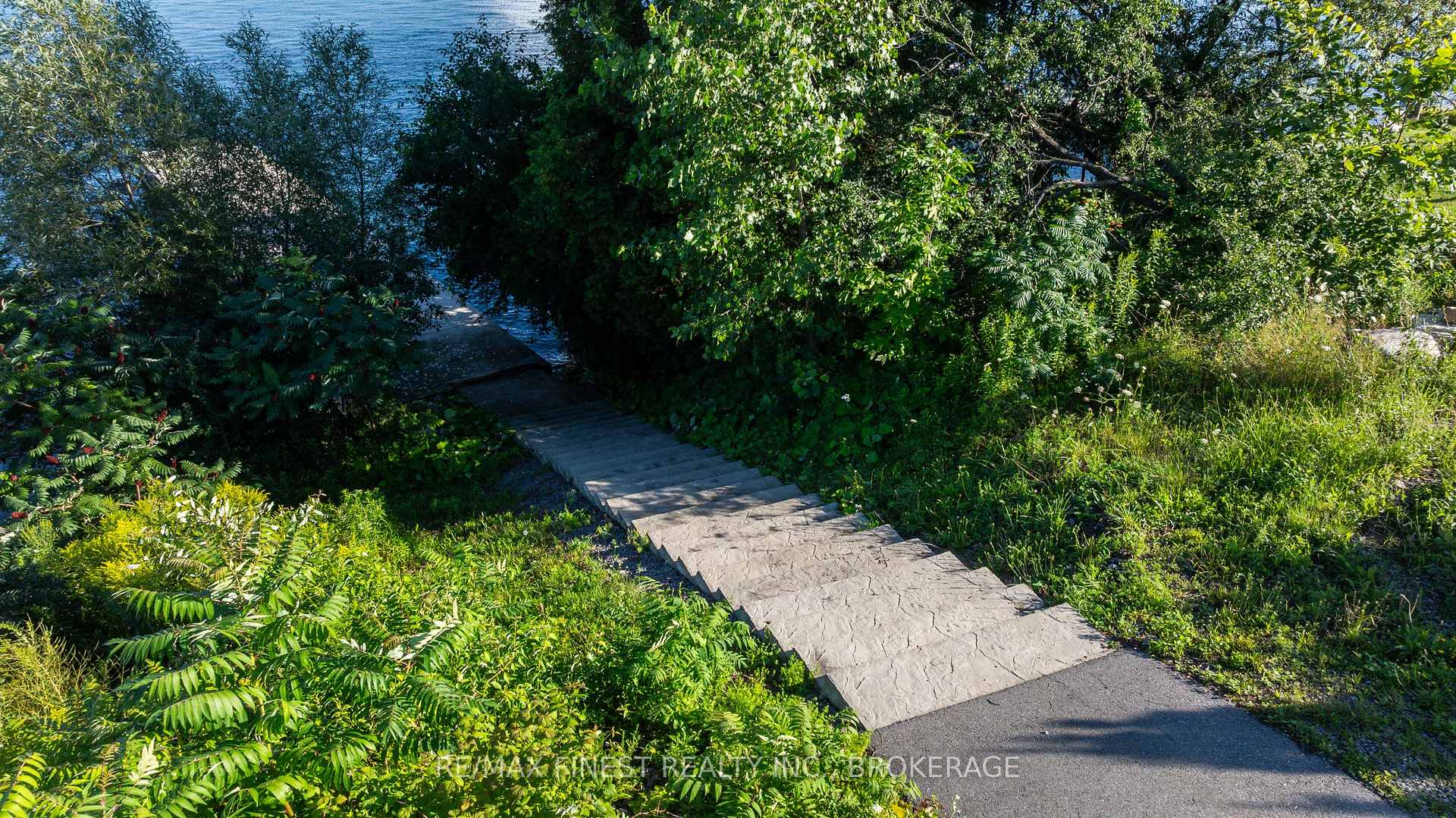 Photo 28 of 1 Shoreside Way, Augusta, Augusta Twp — HOMEH