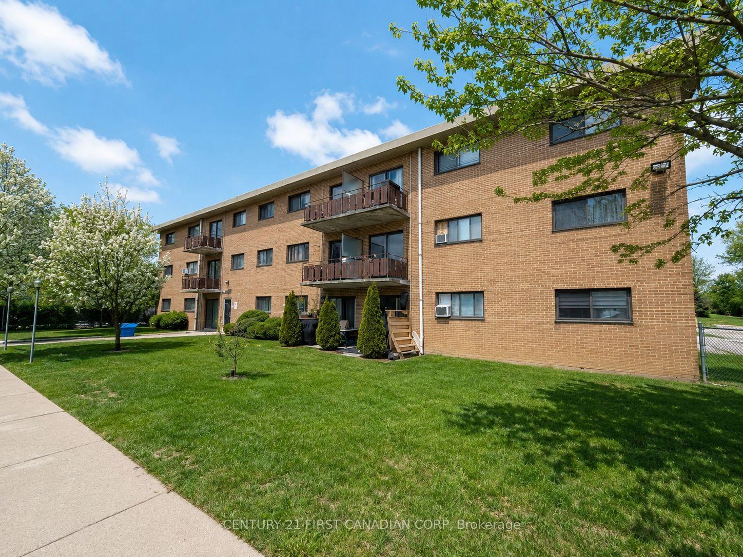 Front of Unit 304, 1830 Dumont Street