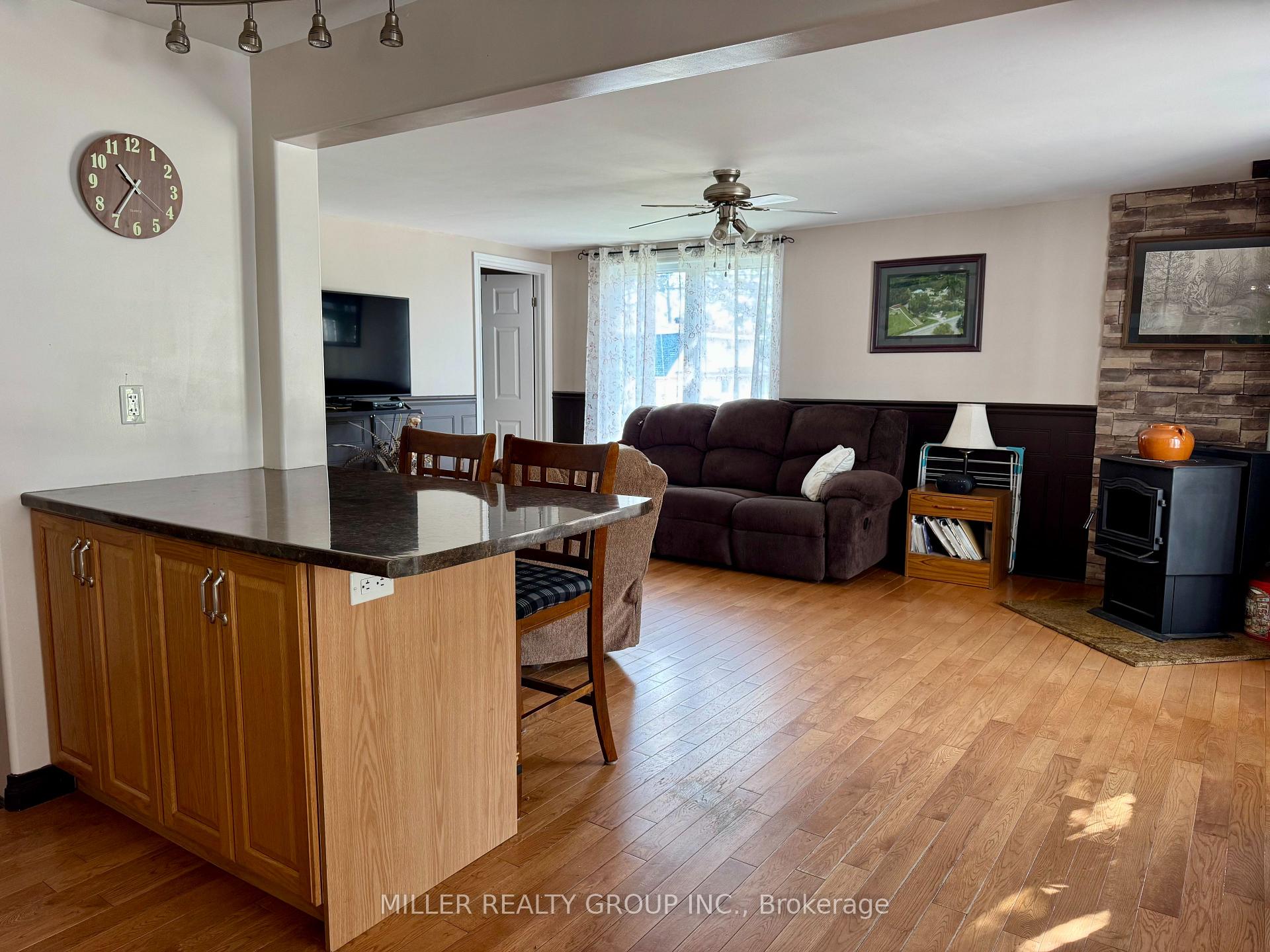 Photo 9 of 1272 Lakeshore Road, Temiskaming Shores, New Liskeard — HOMEH