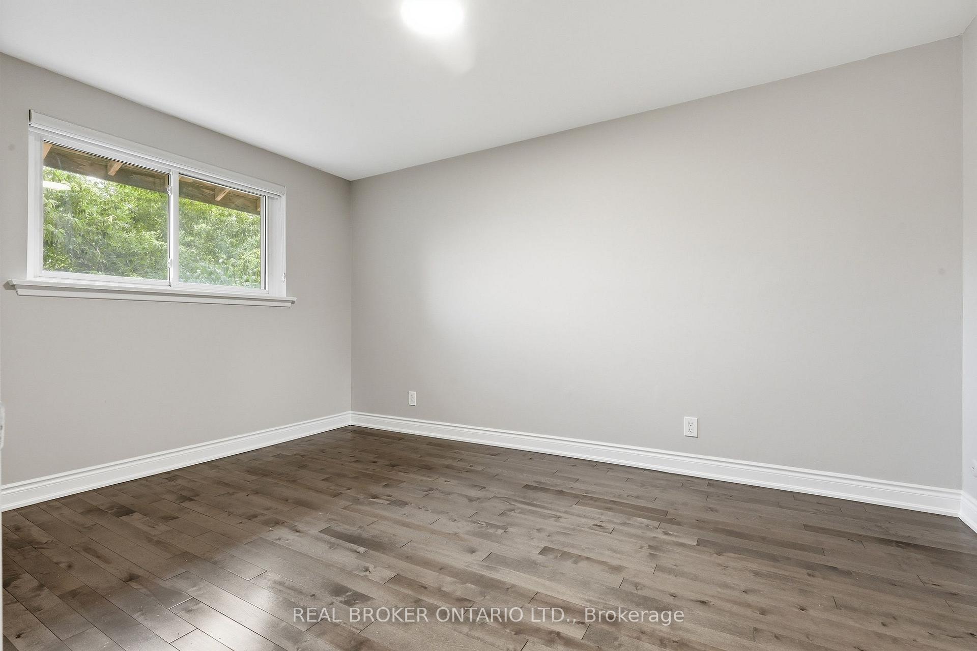Photo 13 of 2535 Padstow Crescent, Mississauga, Clarkson — HOMEH