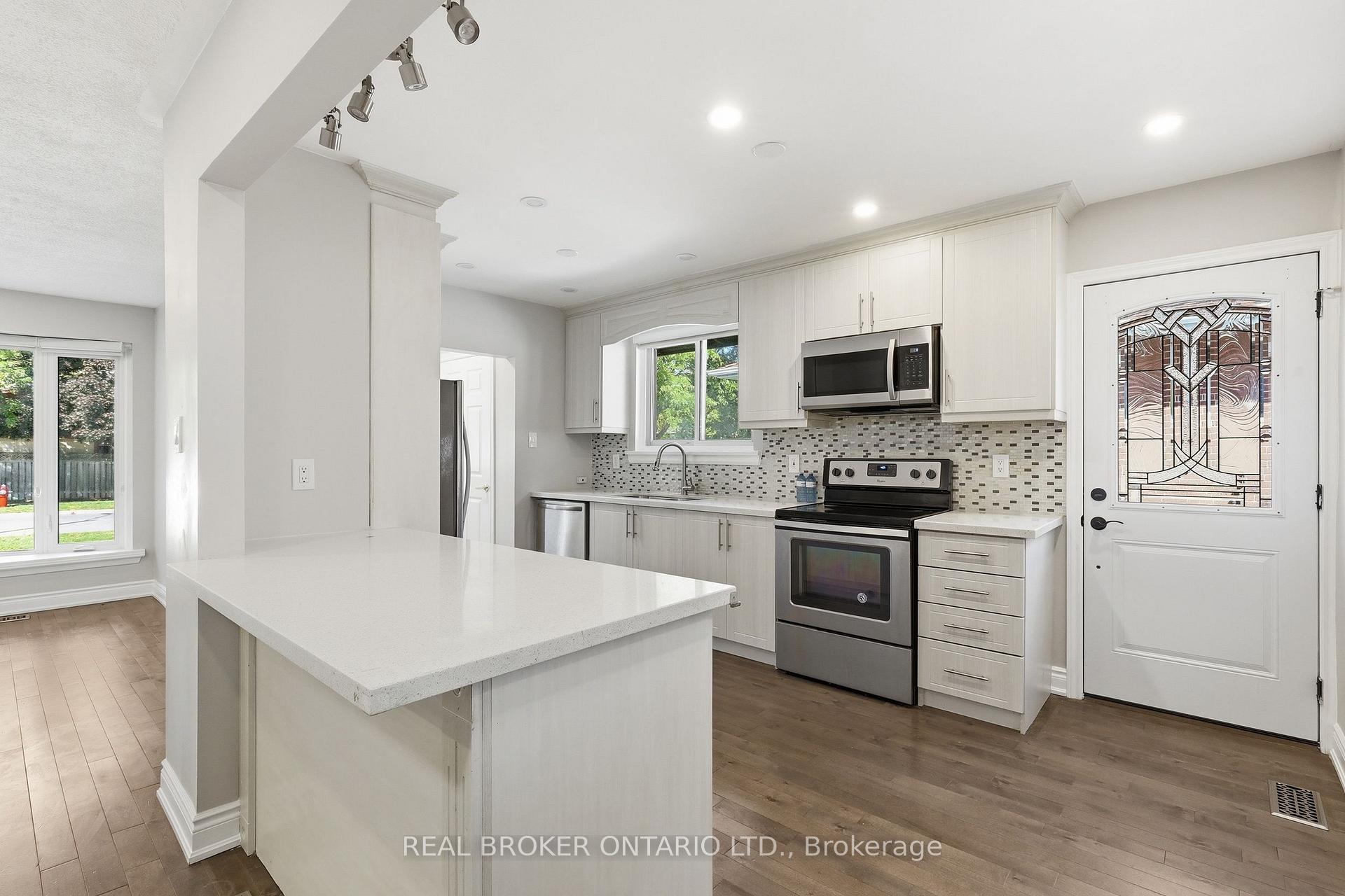 Photo 17 of 2535 Padstow Crescent, Mississauga, Clarkson — HOMEH