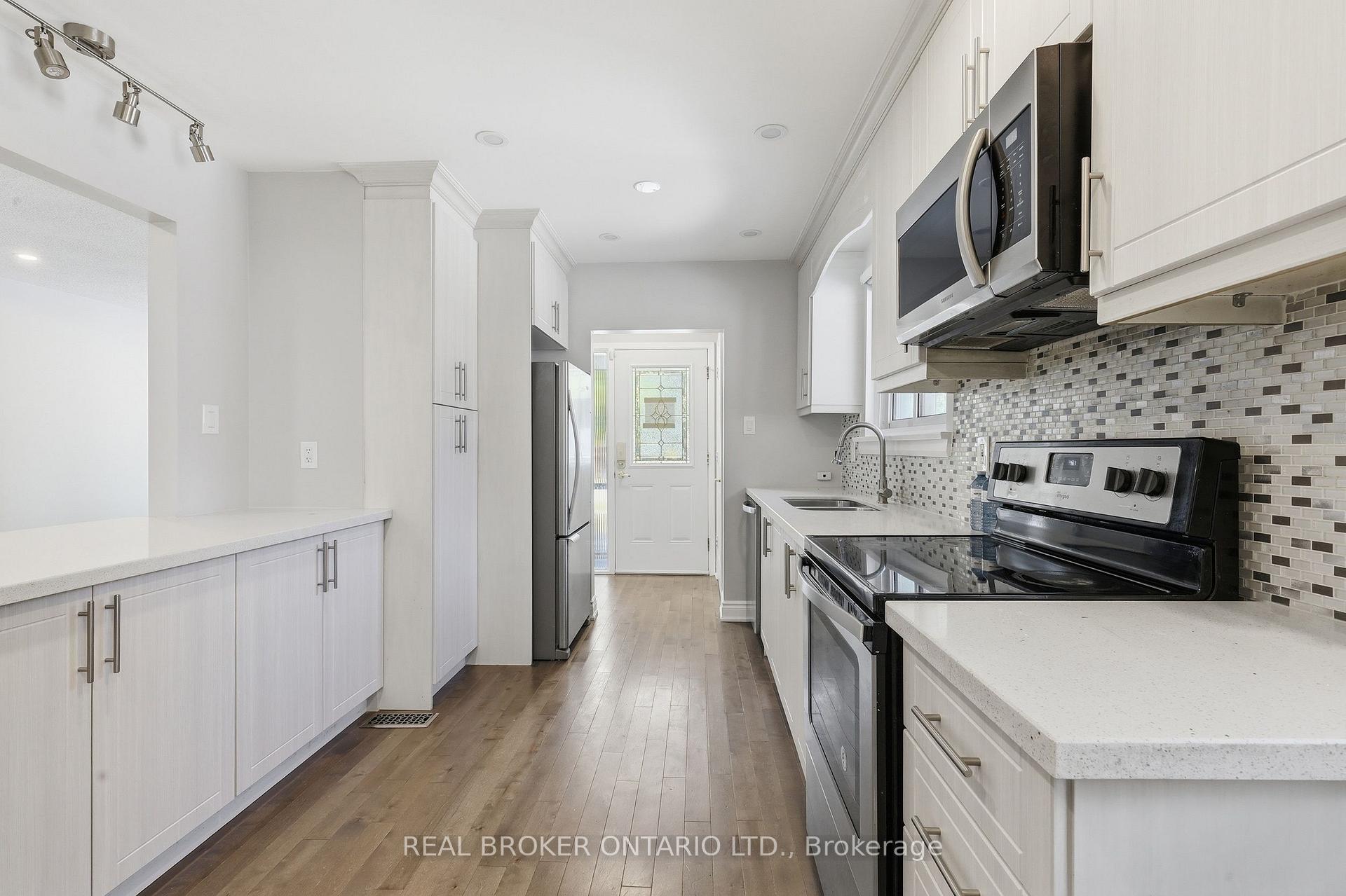 Photo 20 of 2535 Padstow Crescent, Mississauga, Clarkson — HOMEH
