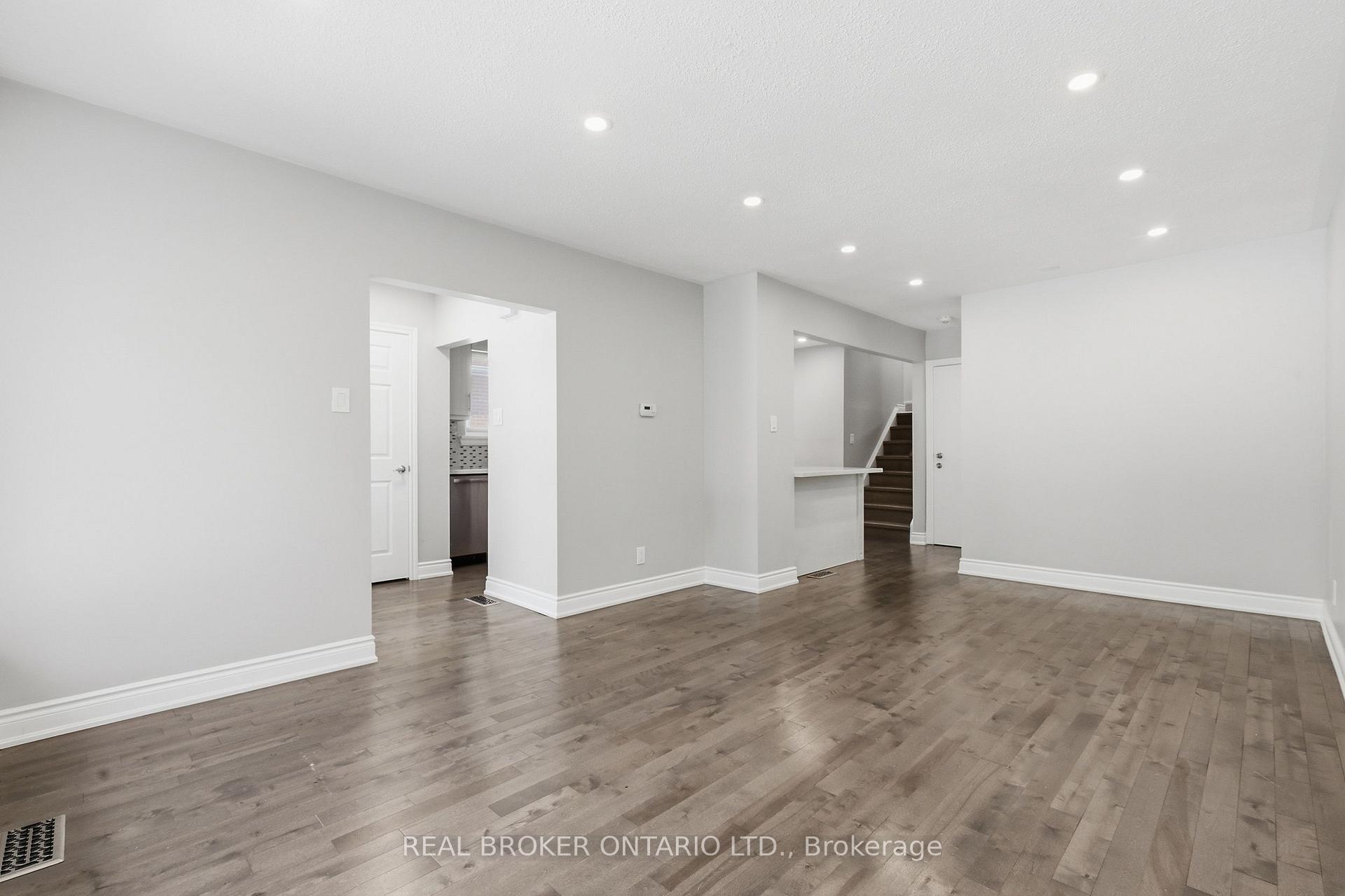 Photo 22 of 2535 Padstow Crescent, Mississauga, Clarkson — HOMEH