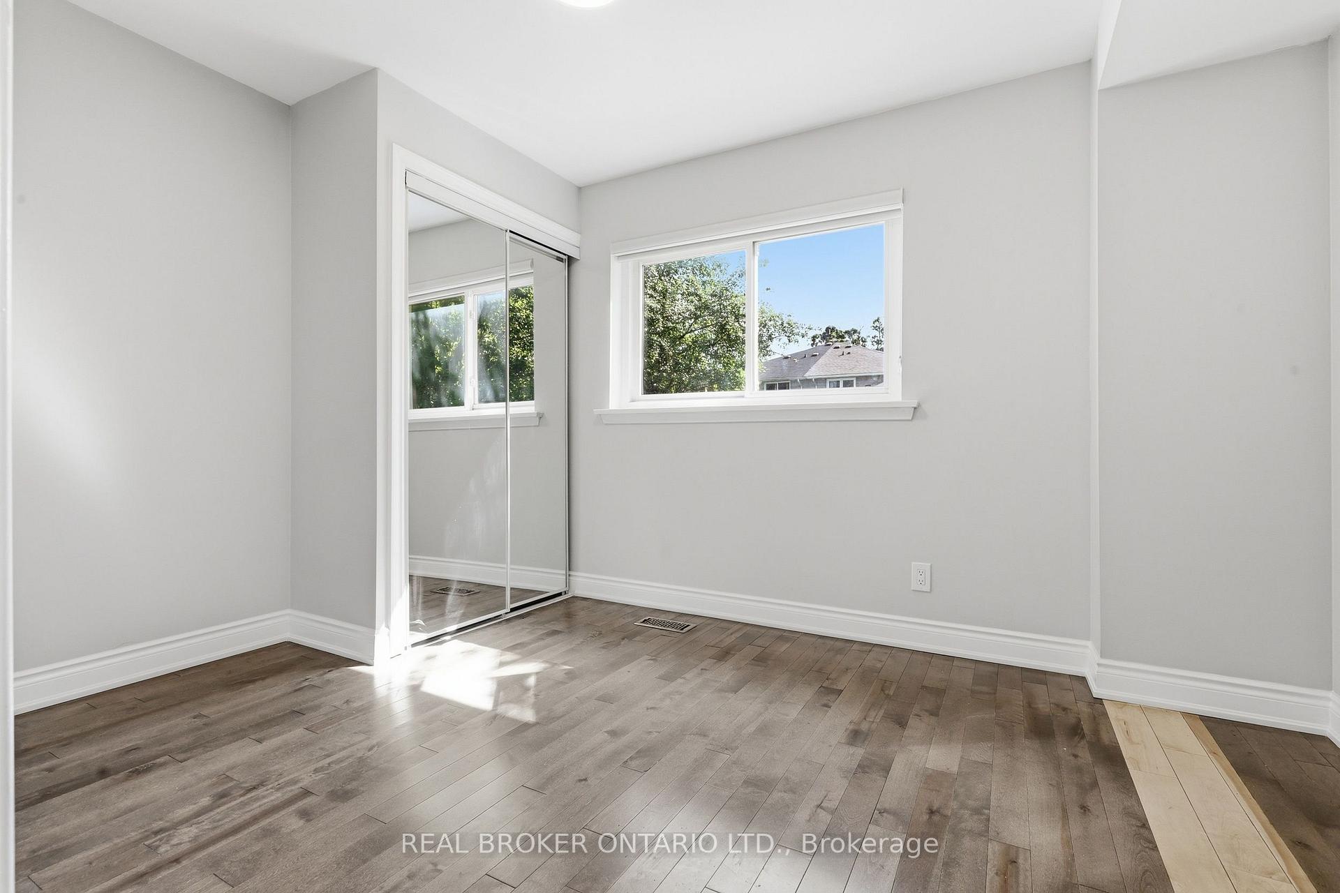 Photo 24 of 2535 Padstow Crescent, Mississauga, Clarkson — HOMEH
