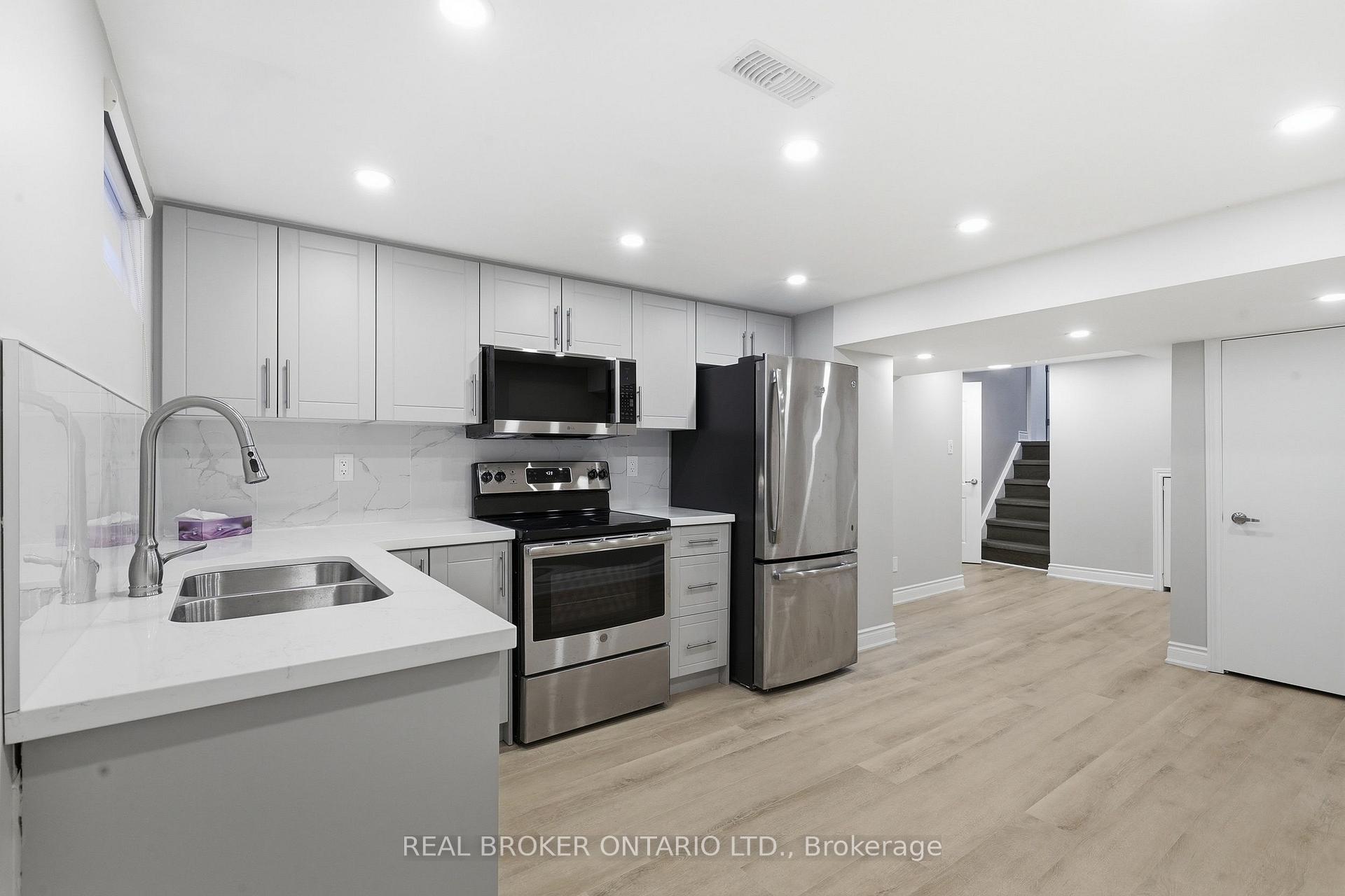 Photo 30 of 2535 Padstow Crescent, Mississauga, Clarkson — HOMEH
