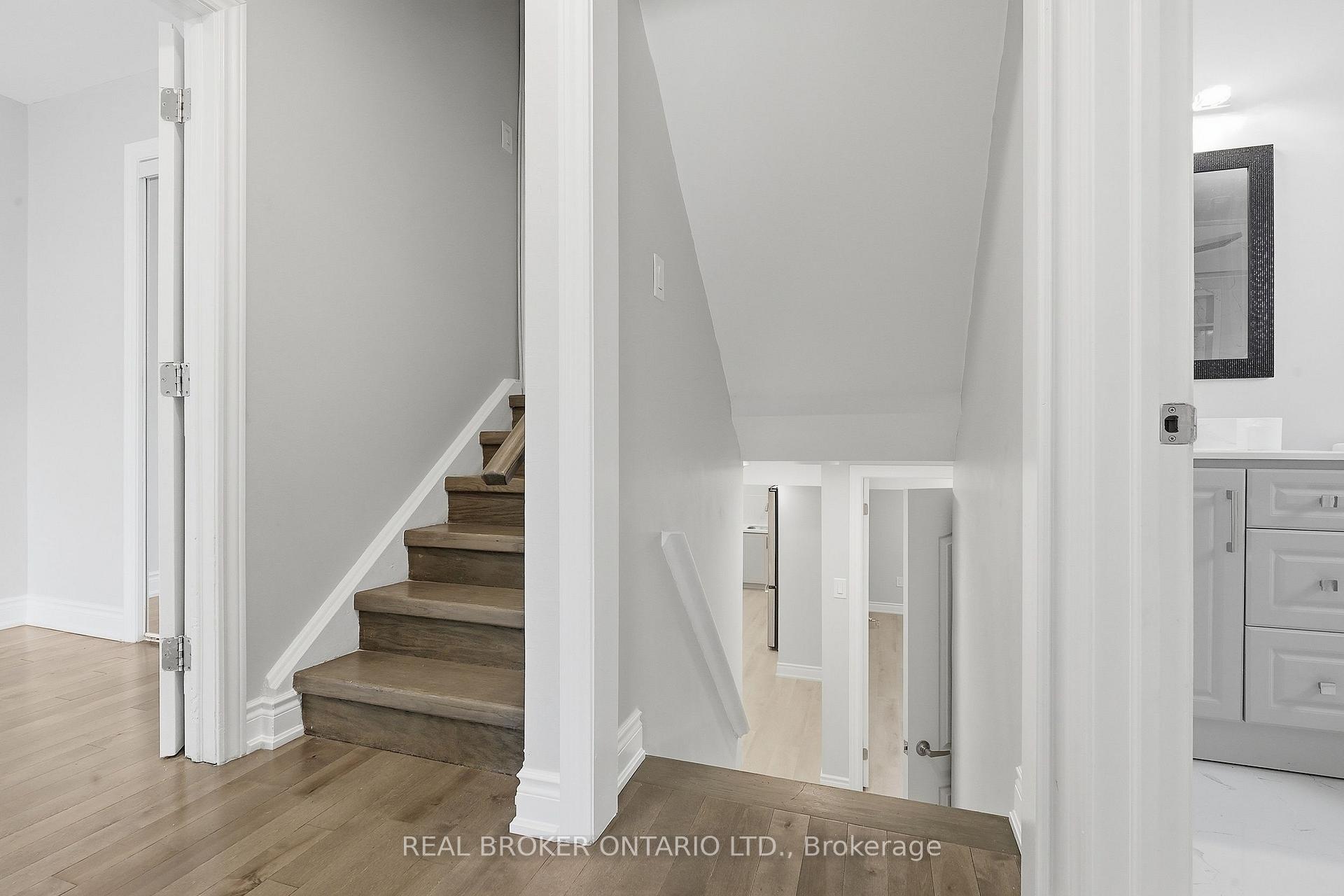 Photo 31 of 2535 Padstow Crescent, Mississauga, Clarkson — HOMEH