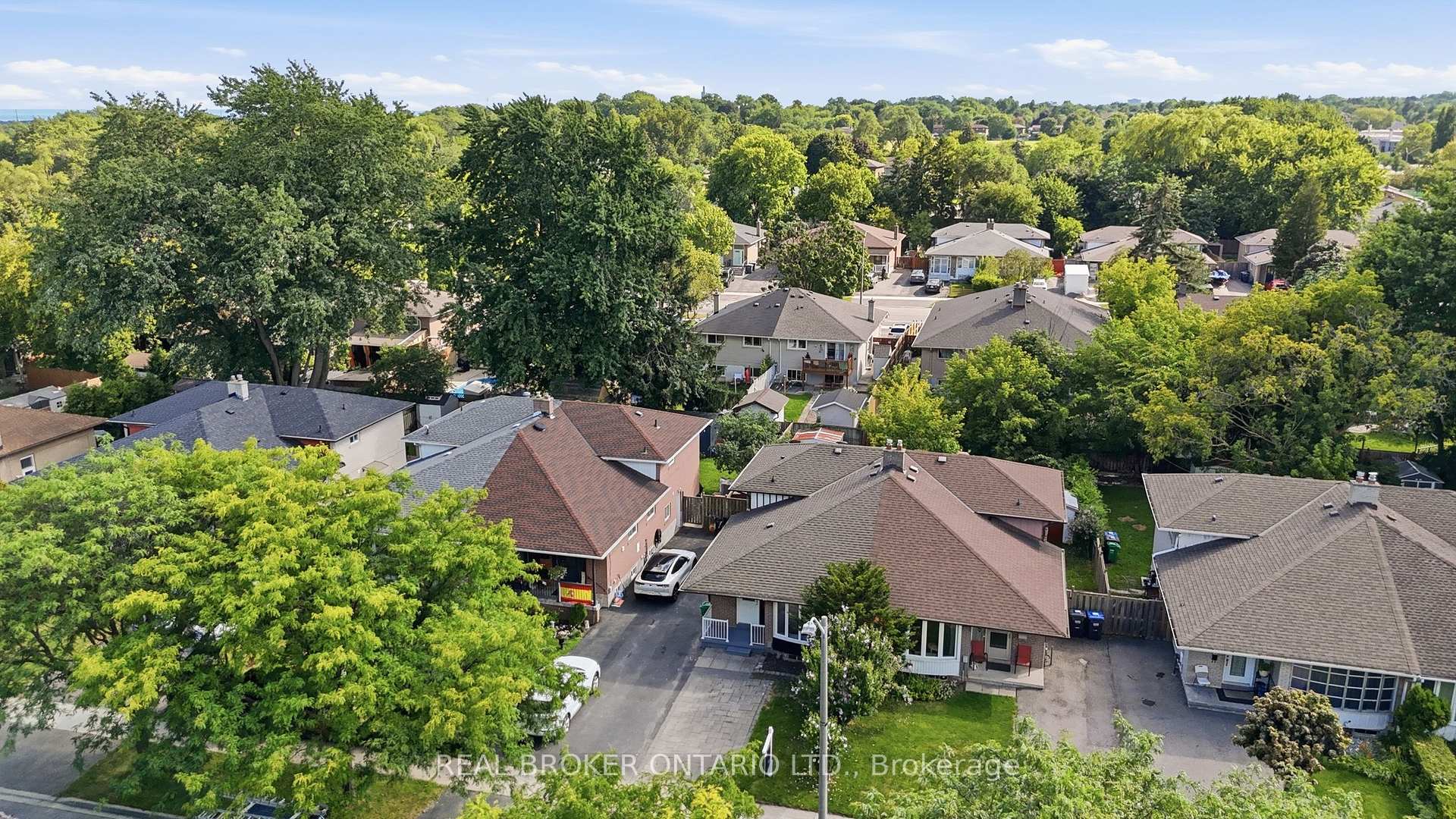 Photo 39 of 2535 Padstow Crescent, Mississauga, Clarkson — HOMEH