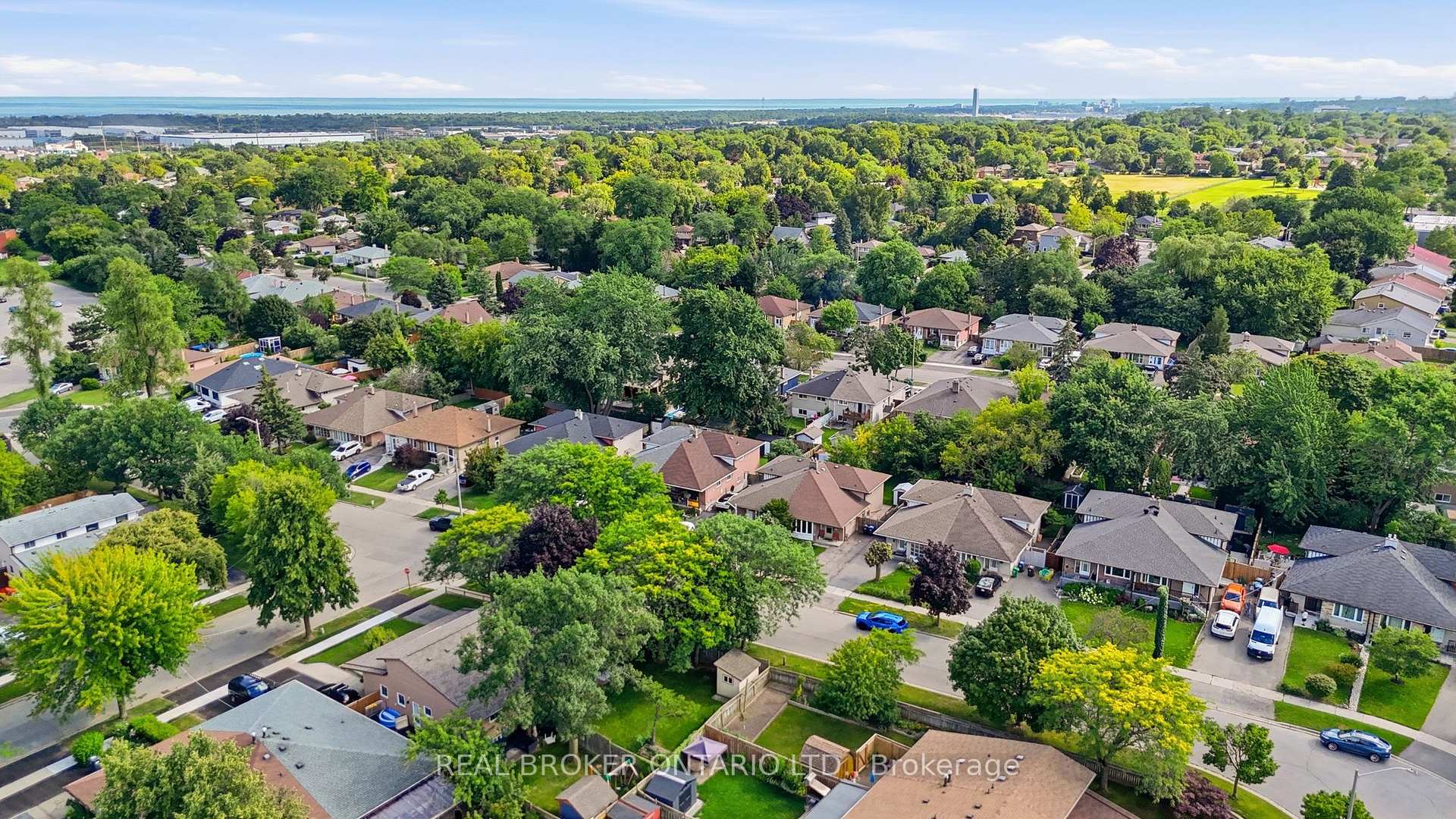 Photo 41 of 2535 Padstow Crescent, Mississauga, Clarkson — HOMEH