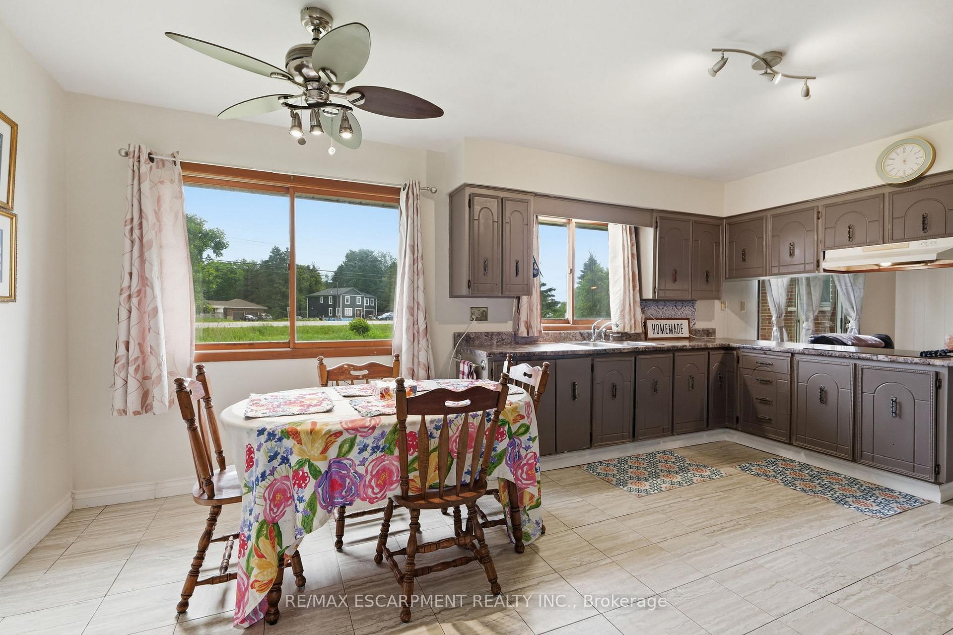 Photo 11 of 1408 Edgewood Road, Hamilton, Rural Flamborough — HOMEH