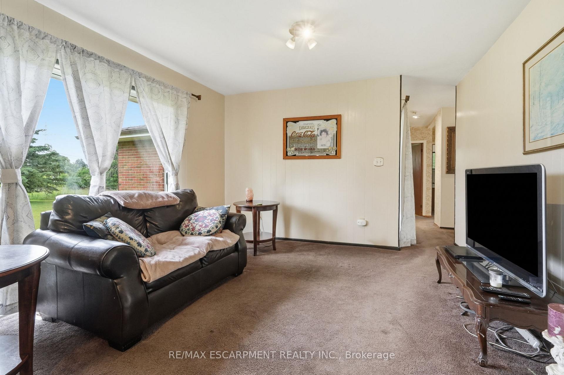 Photo 17 of 1408 Edgewood Road, Hamilton, Rural Flamborough — HOMEH