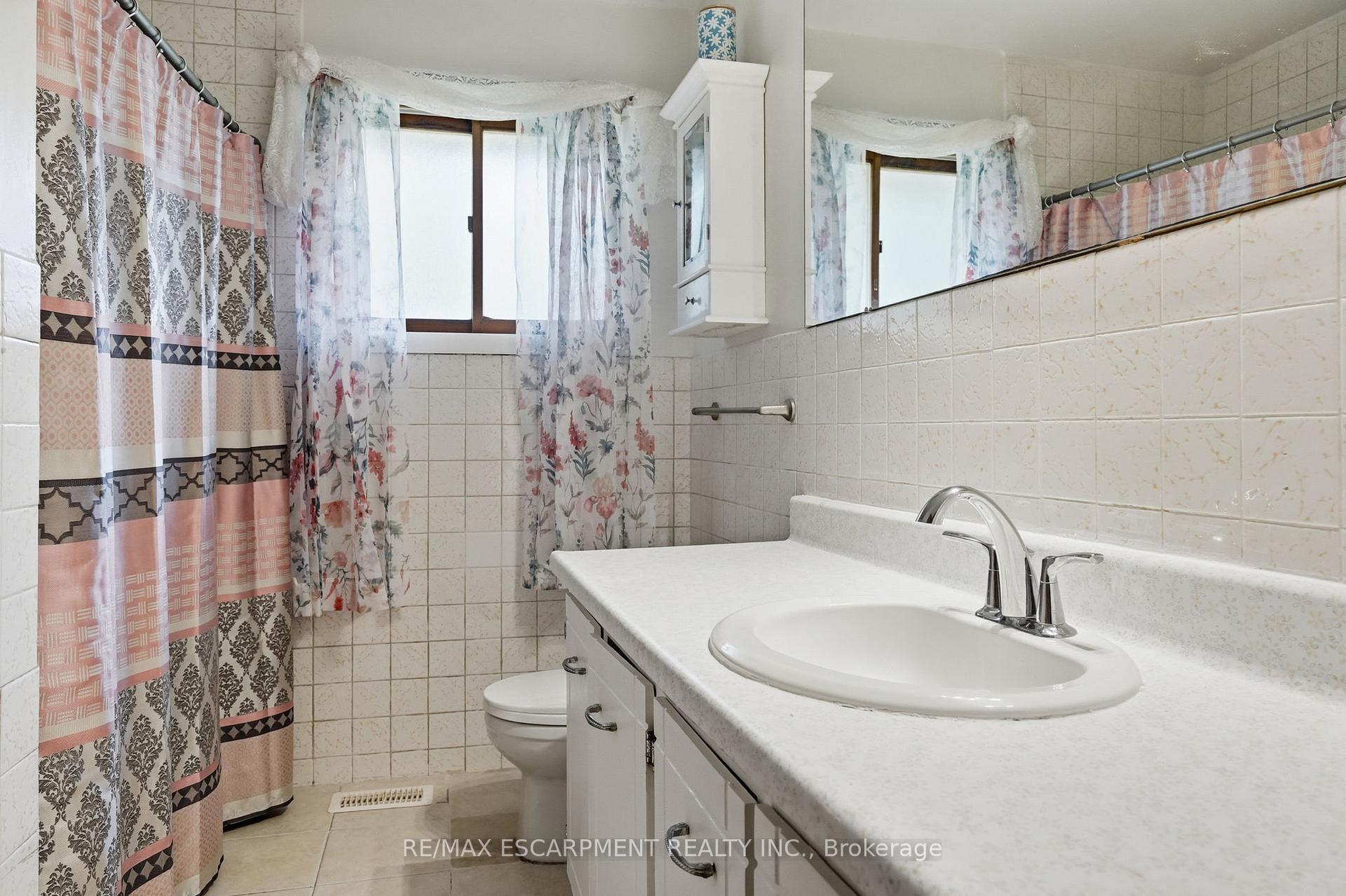 Photo 24 of 1408 Edgewood Road, Hamilton, Rural Flamborough — HOMEH