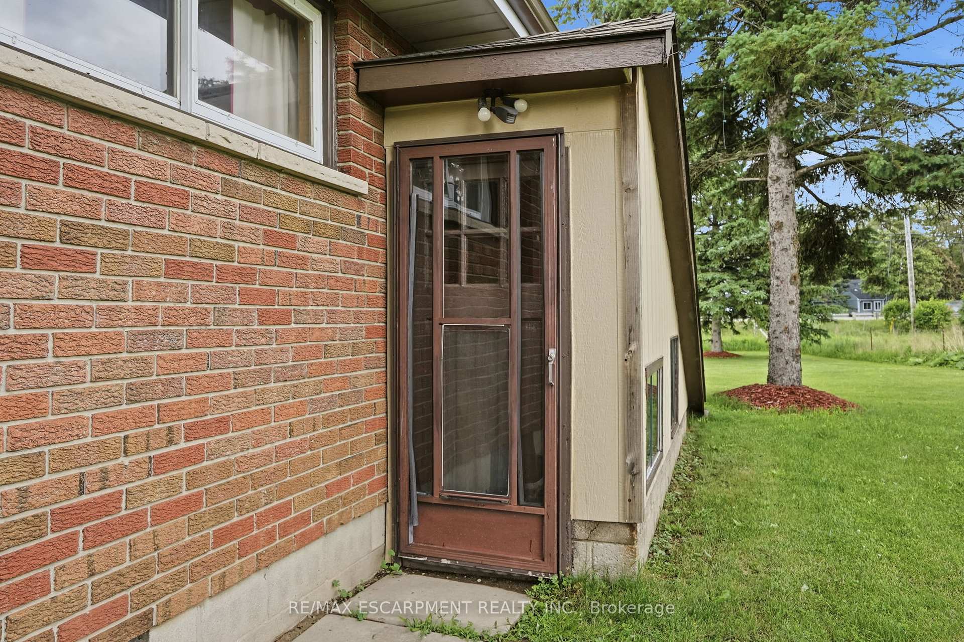 Photo 36 of 1408 Edgewood Road, Hamilton, Rural Flamborough — HOMEH