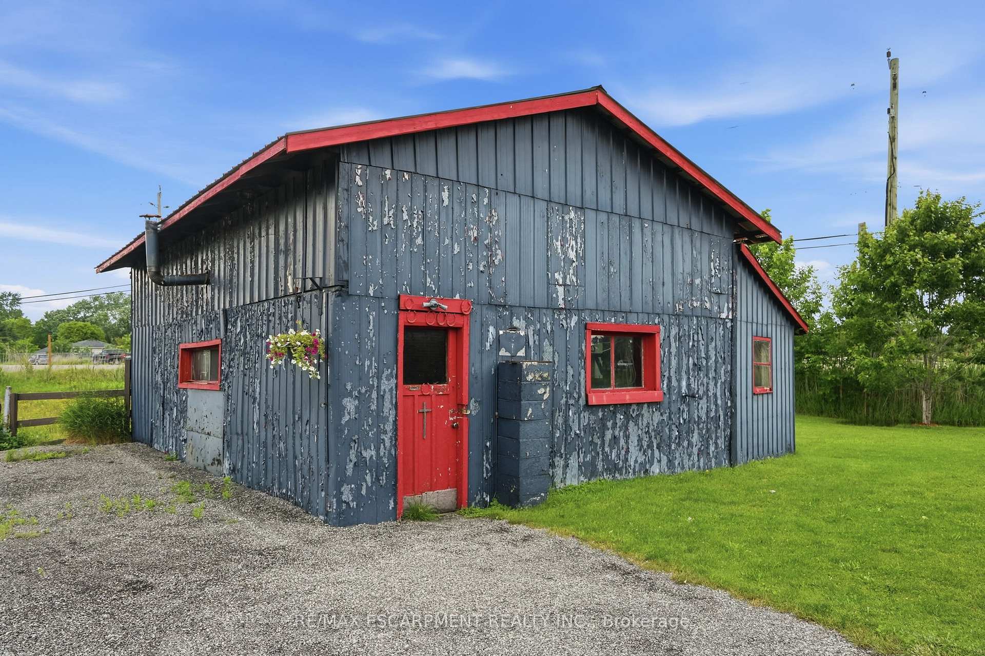Photo 37 of 1408 Edgewood Road, Hamilton, Rural Flamborough — HOMEH