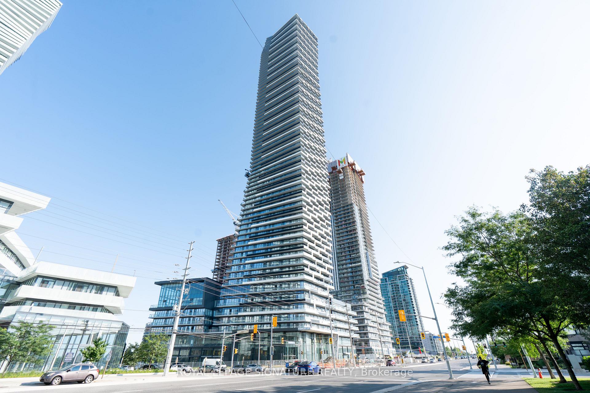Front of Unit 612, 448 Burnhamthorpe Road W