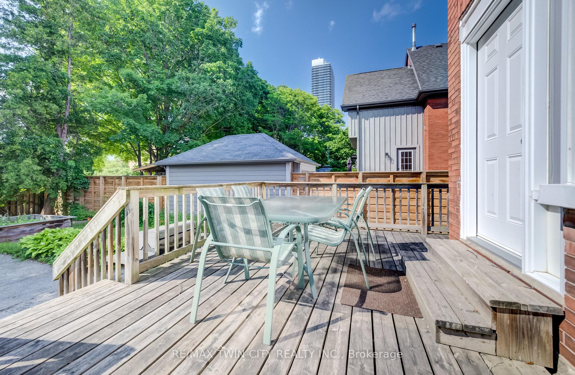 Photo 31 of 36 Heins Avenue, Kitchener, Victoria Park — HOMEH