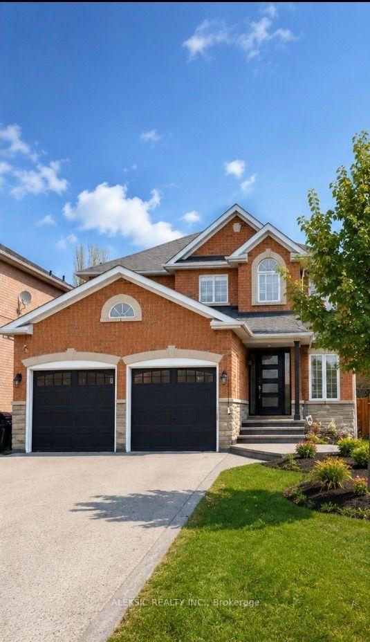 Photo 2 of 33 Hillpath Crescent, Brampton, Snelgrove — HOMEH