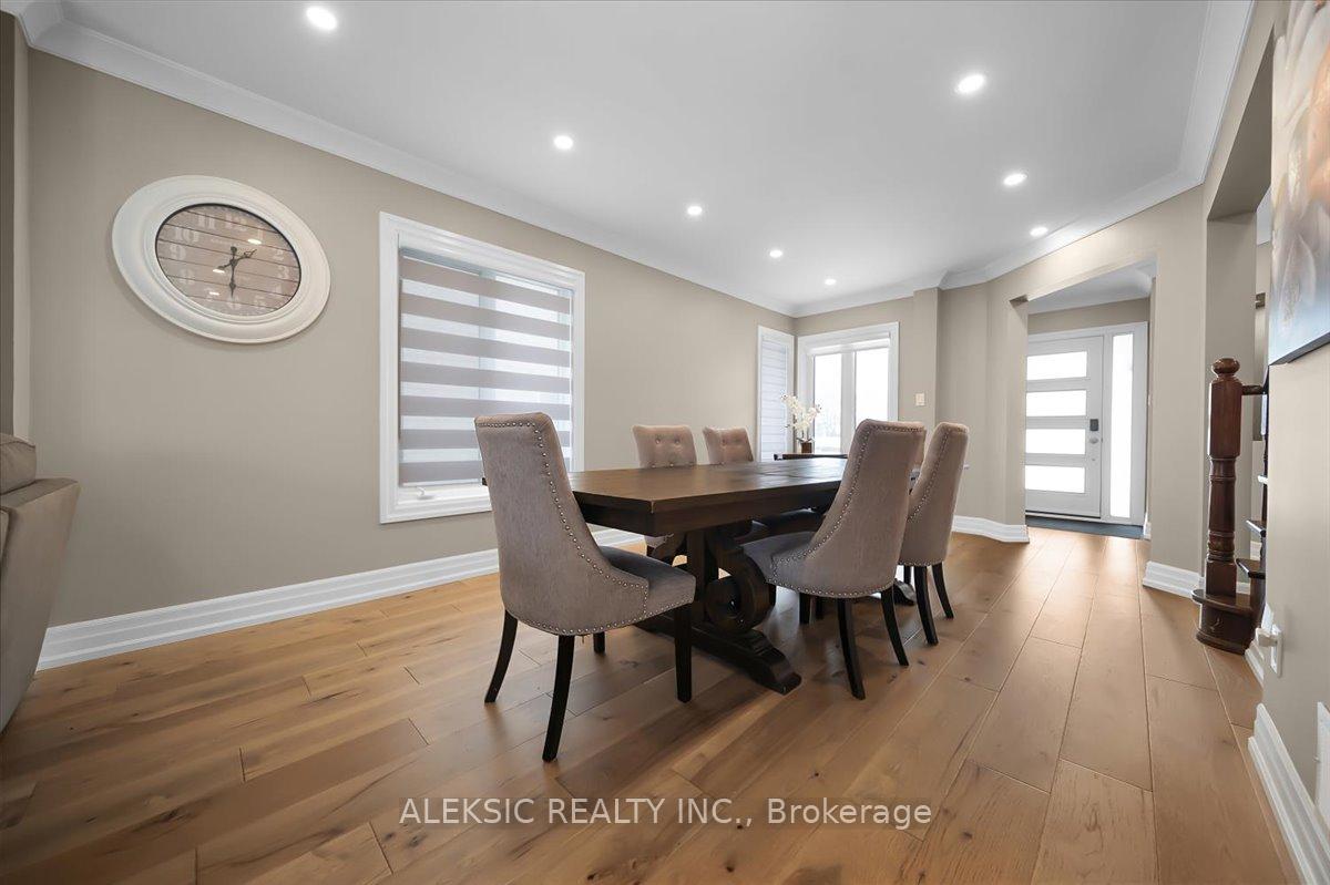 Photo 14 of 33 Hillpath Crescent, Brampton, Snelgrove — HOMEH