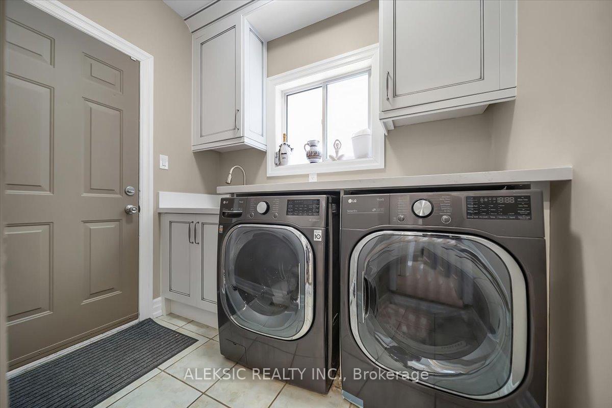 Photo 20 of 33 Hillpath Crescent, Brampton, Snelgrove — HOMEH