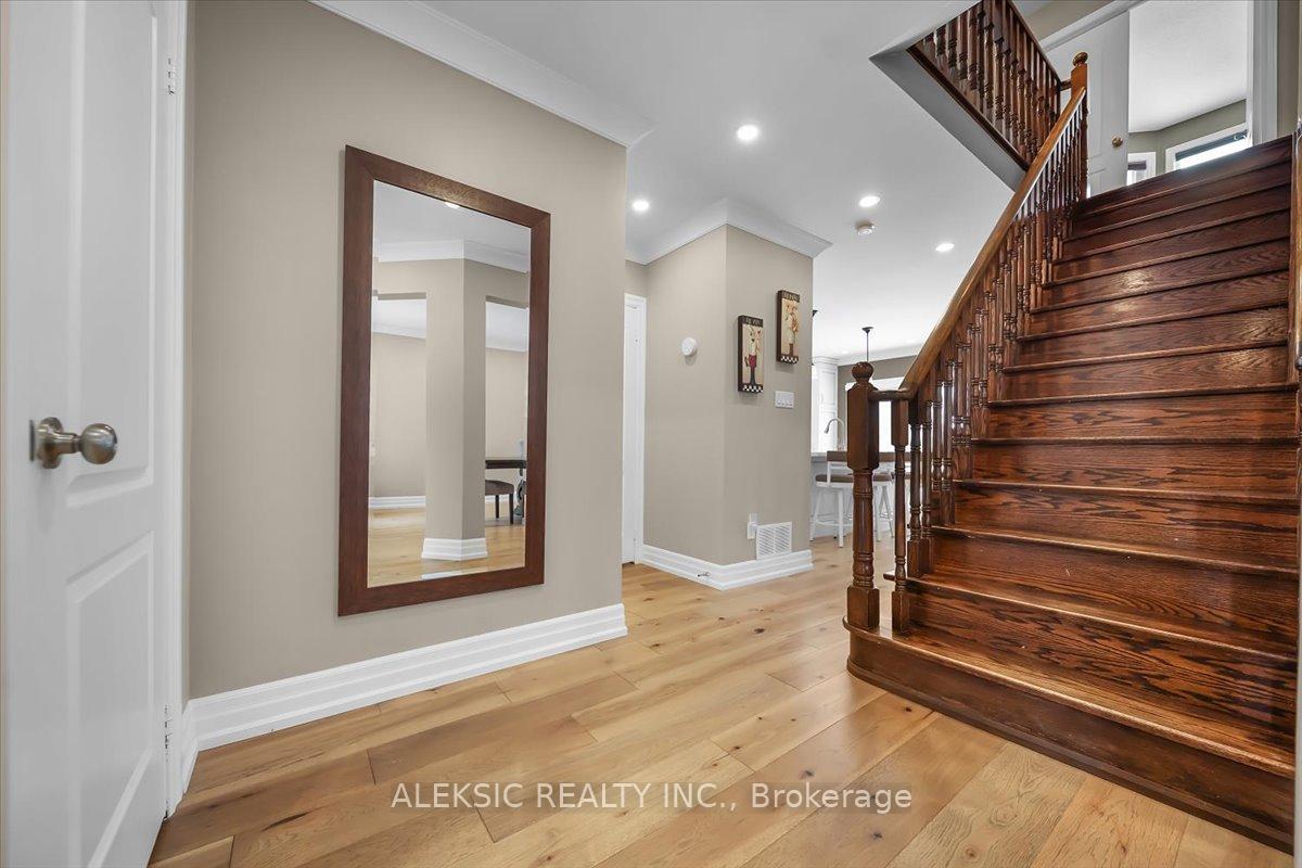 Photo 21 of 33 Hillpath Crescent, Brampton, Snelgrove — HOMEH