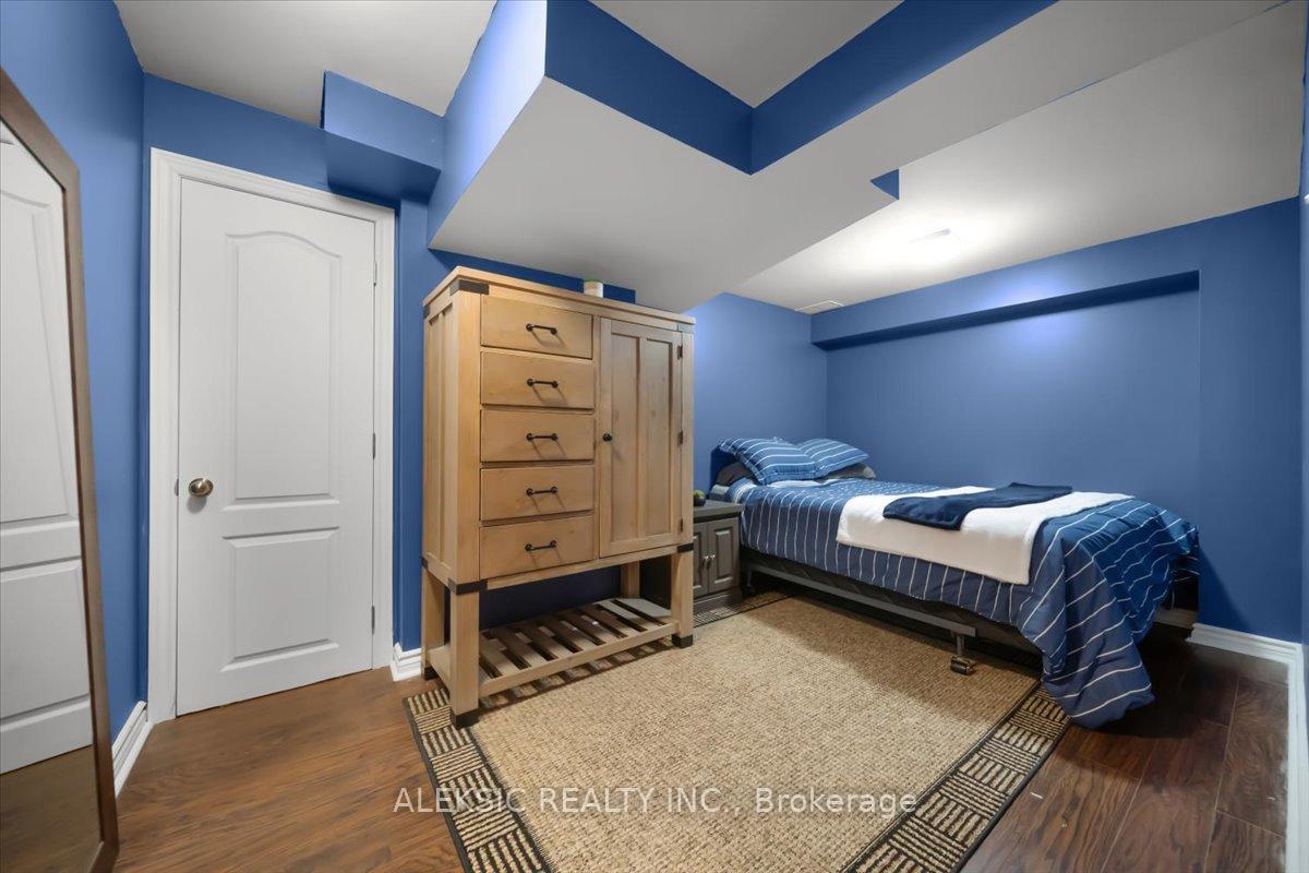 Photo 44 of 33 Hillpath Crescent, Brampton, Snelgrove — HOMEH