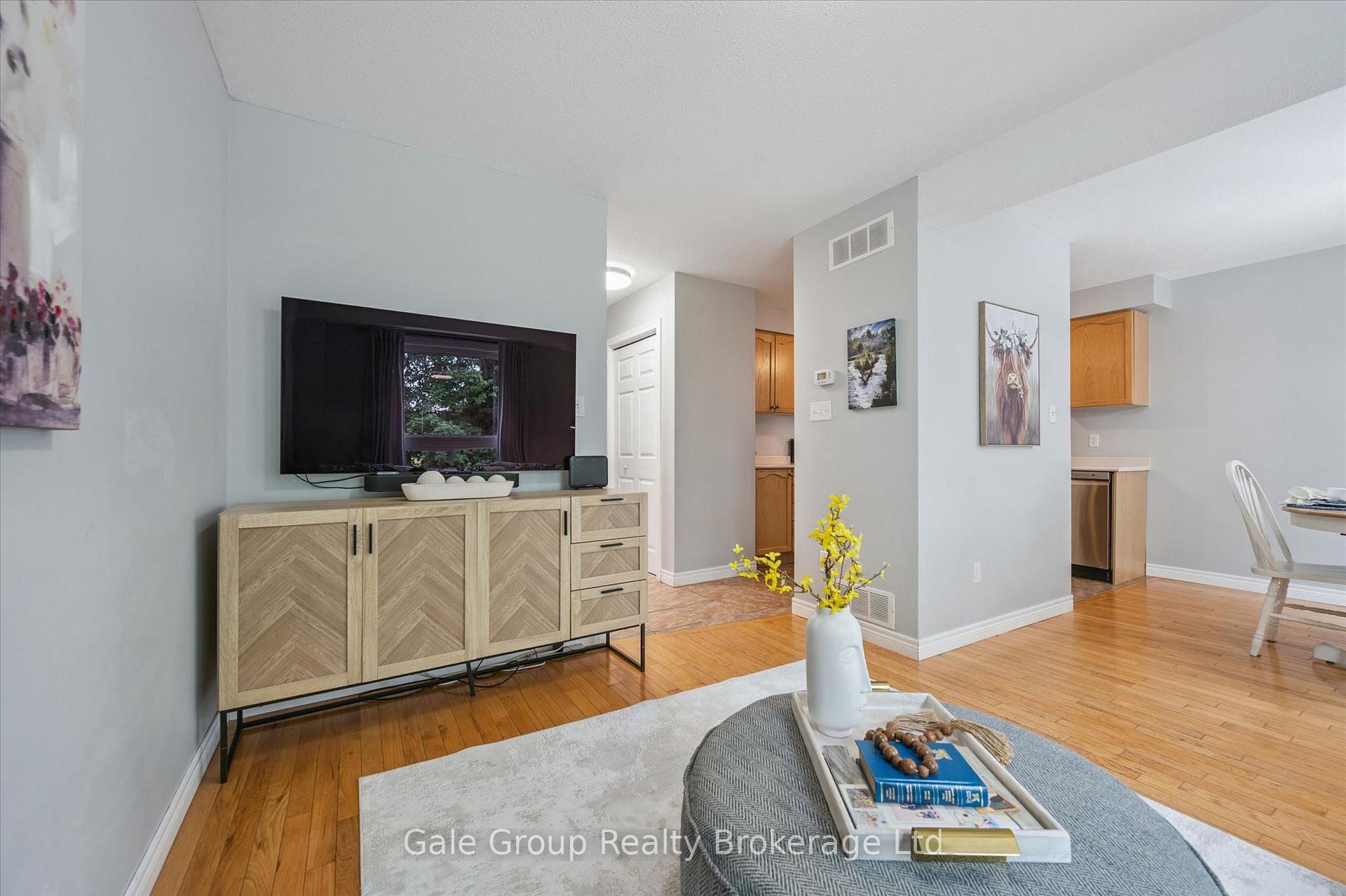 Photo 5 of 116 Gibbons Drive, Centre Wellington, Fergus — HOMEH