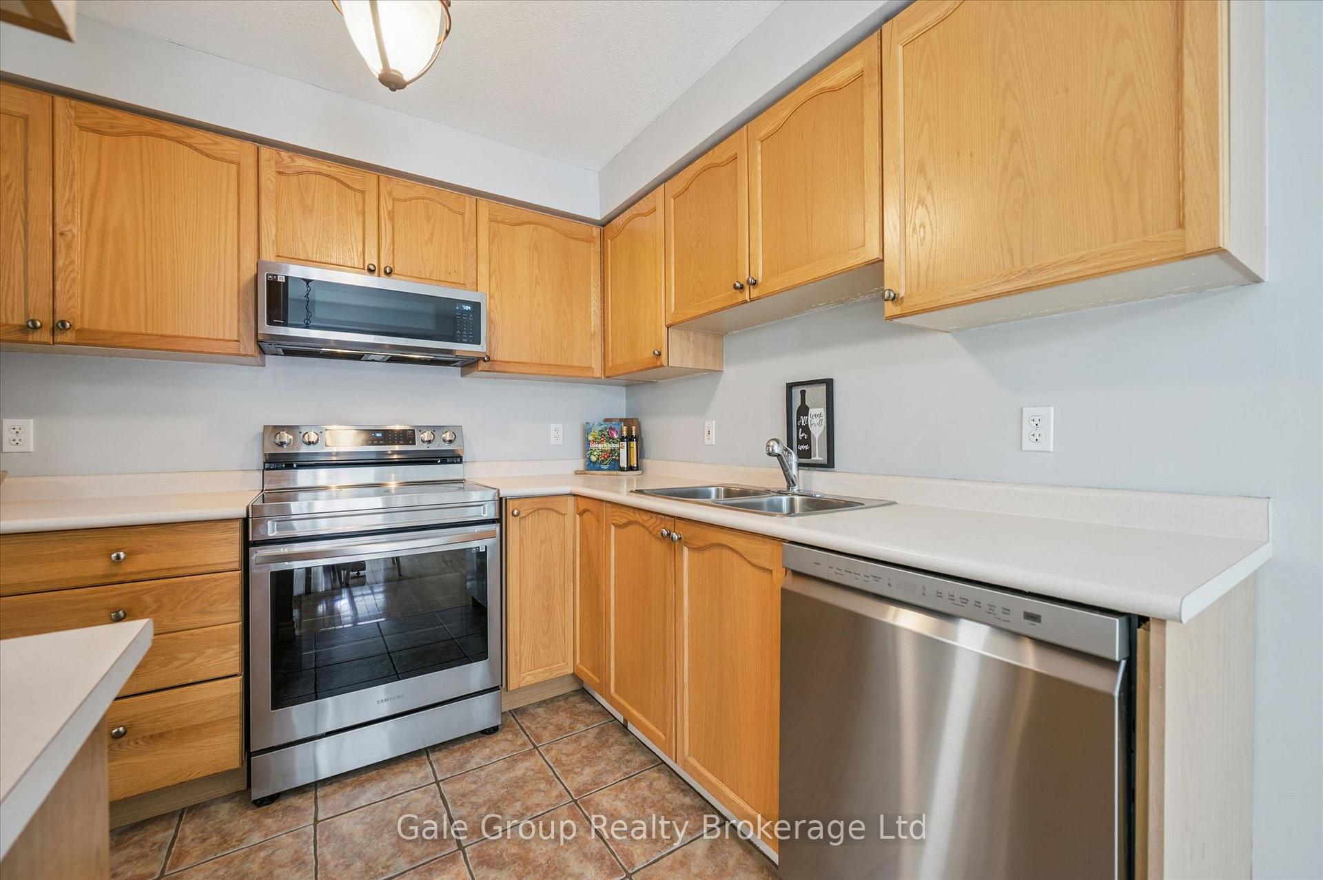 Photo 13 of 116 Gibbons Drive, Centre Wellington, Fergus — HOMEH