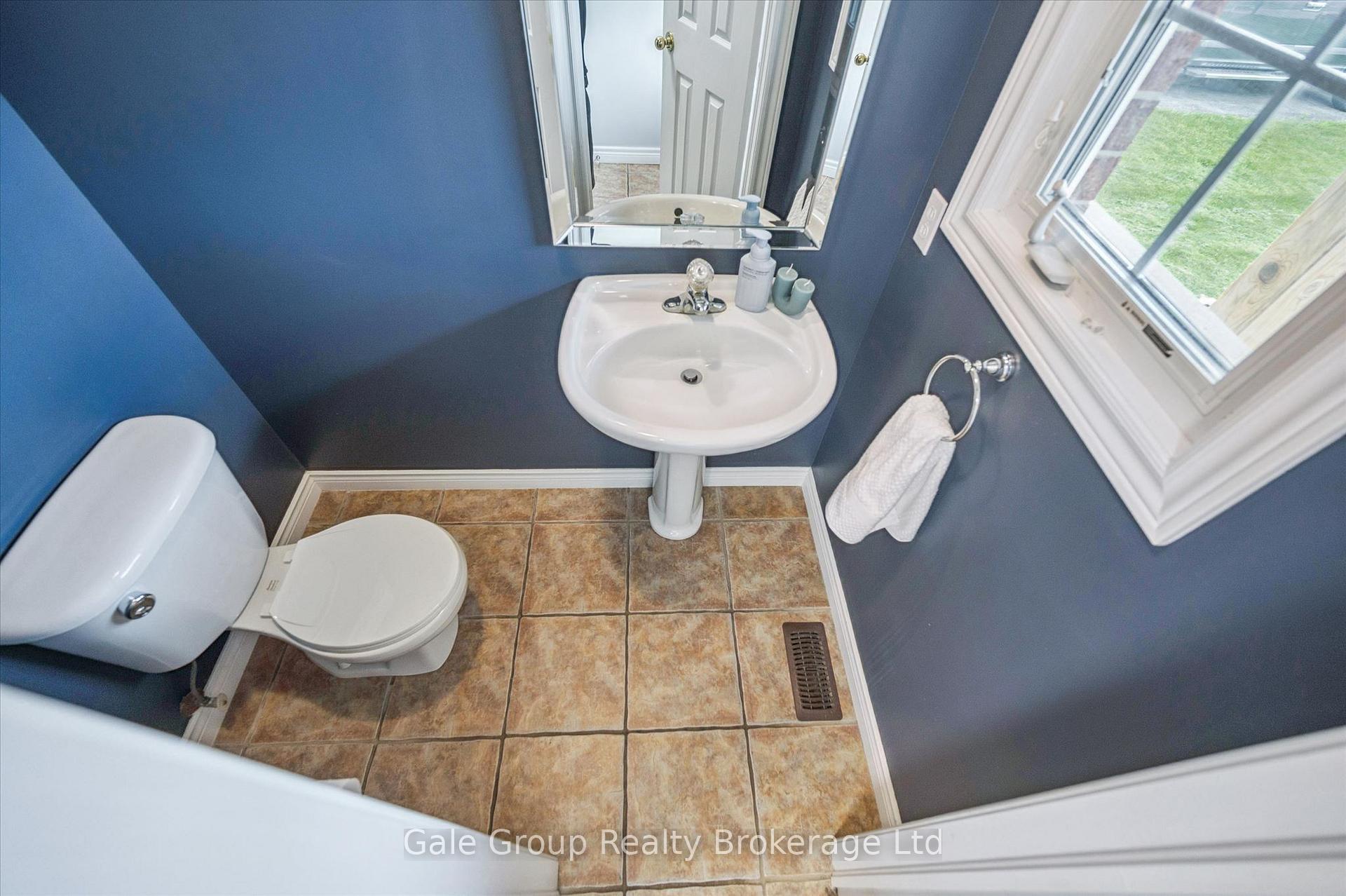 Photo 17 of 116 Gibbons Drive, Centre Wellington, Fergus — HOMEH