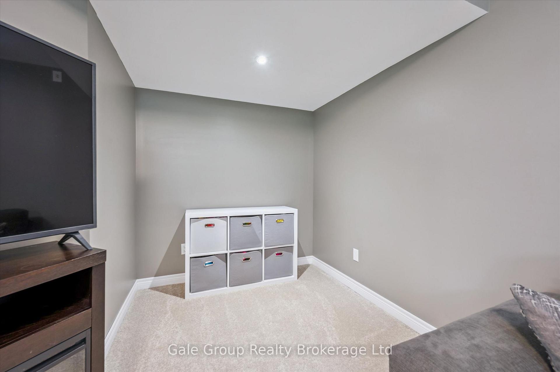 Photo 32 of 116 Gibbons Drive, Centre Wellington, Fergus — HOMEH