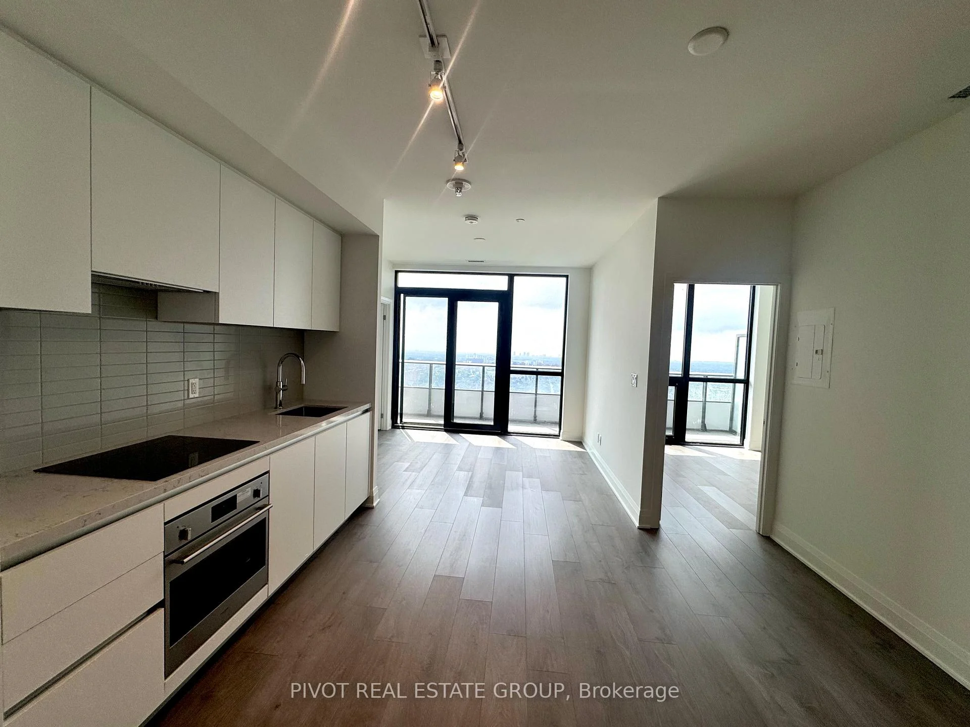 Photo 6 of Unit 3403, 2 Erskine Road, Mississauga, City Centre — HOMEH