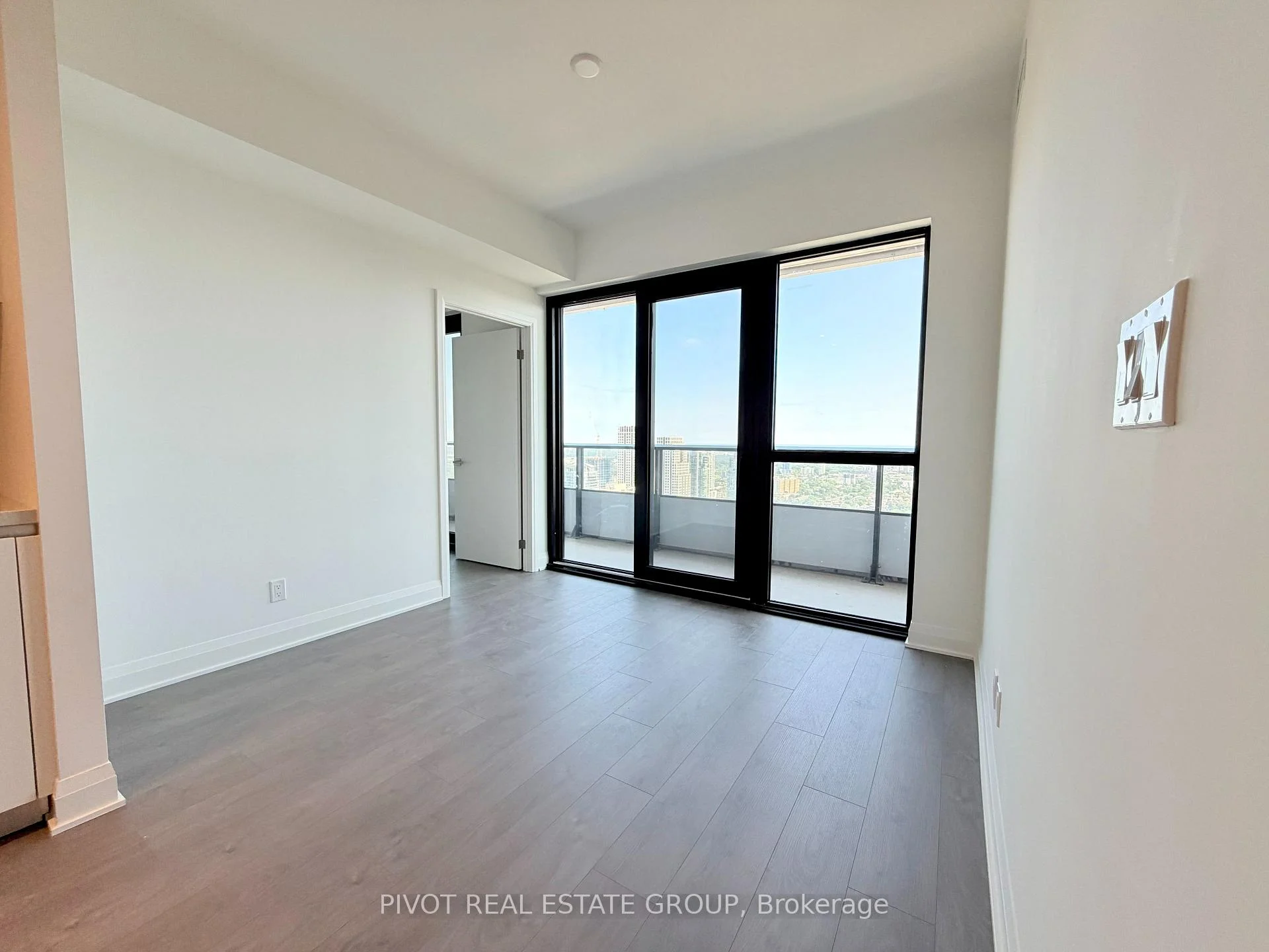 Photo 21 of Unit 3403, 2 Erskine Road, Mississauga, City Centre — HOMEH