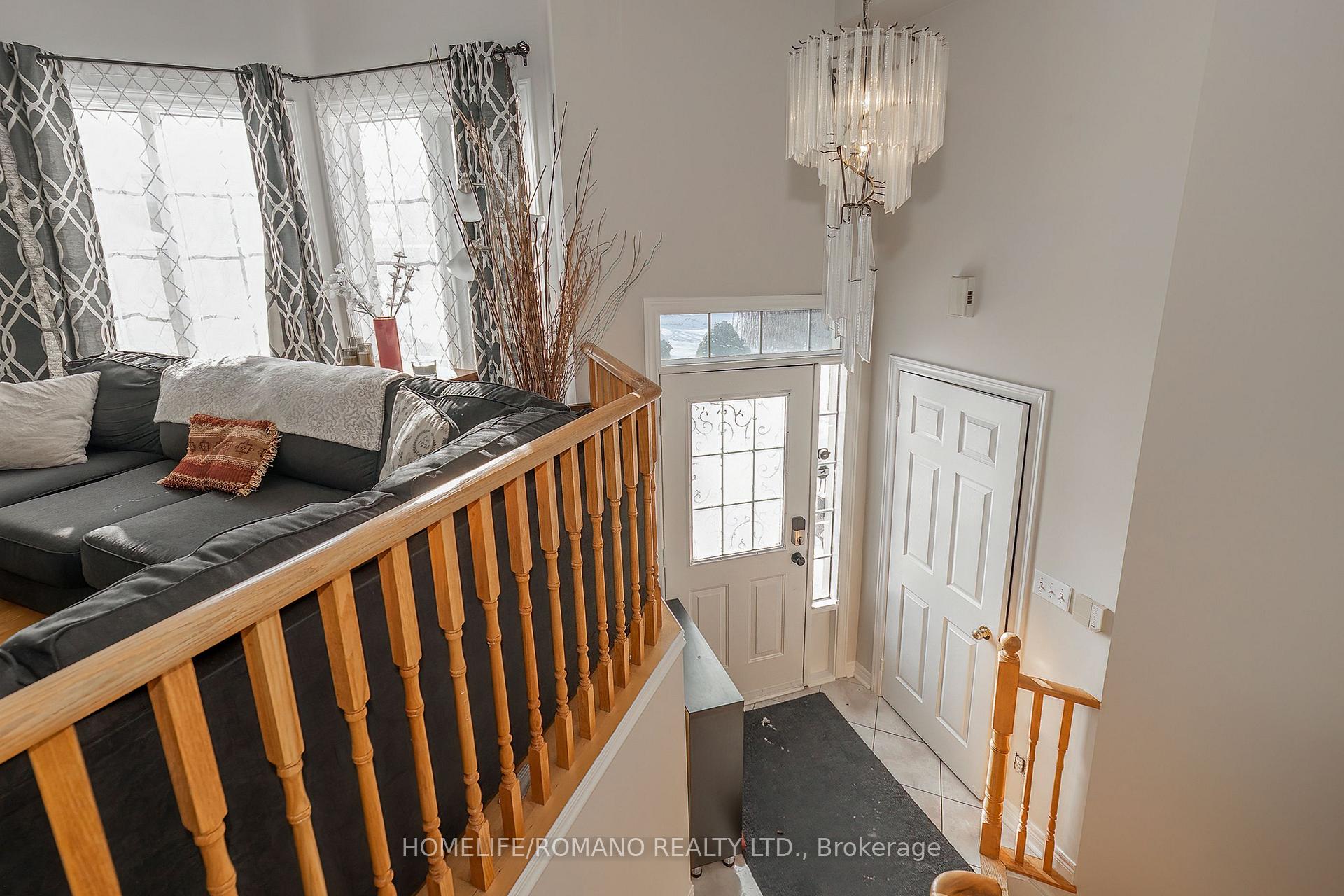 Photo 5 of 25 Bedell Crescent, Whitby, Rolling Acres — HOMEH
