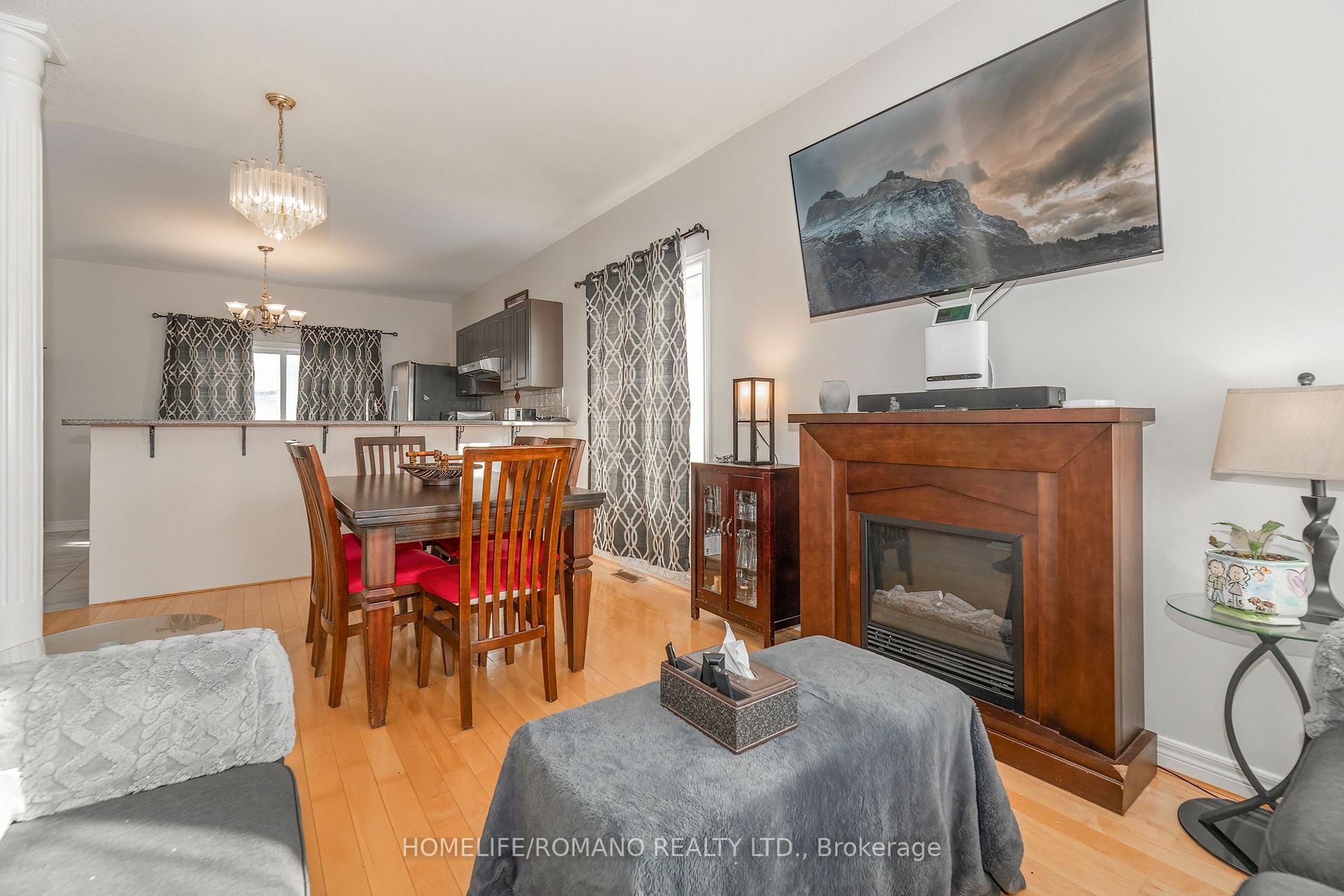 Photo 15 of 25 Bedell Crescent, Whitby, Rolling Acres — HOMEH