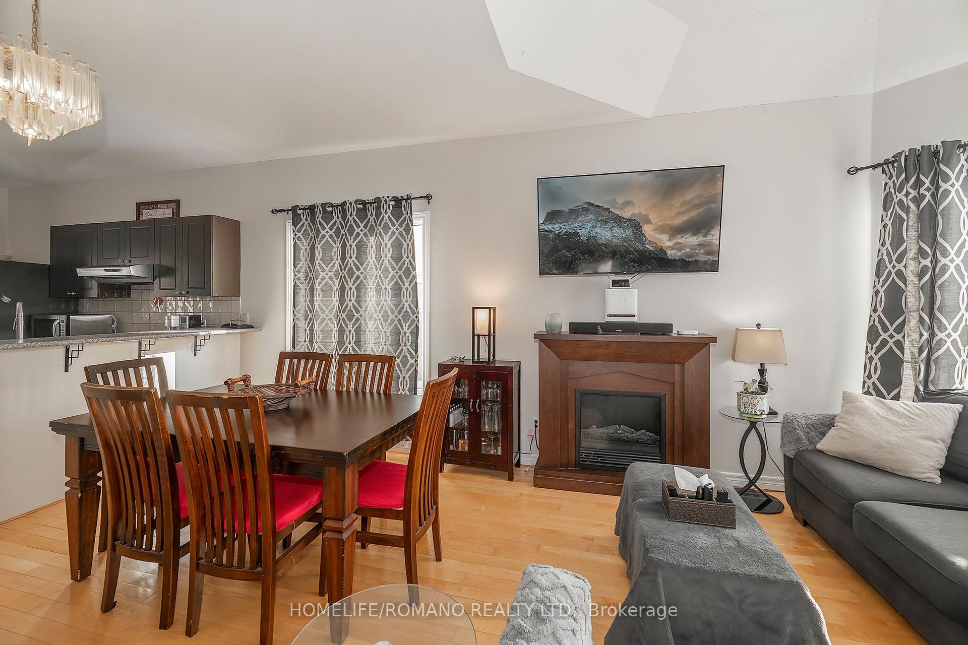 Photo 16 of 25 Bedell Crescent, Whitby, Rolling Acres — HOMEH