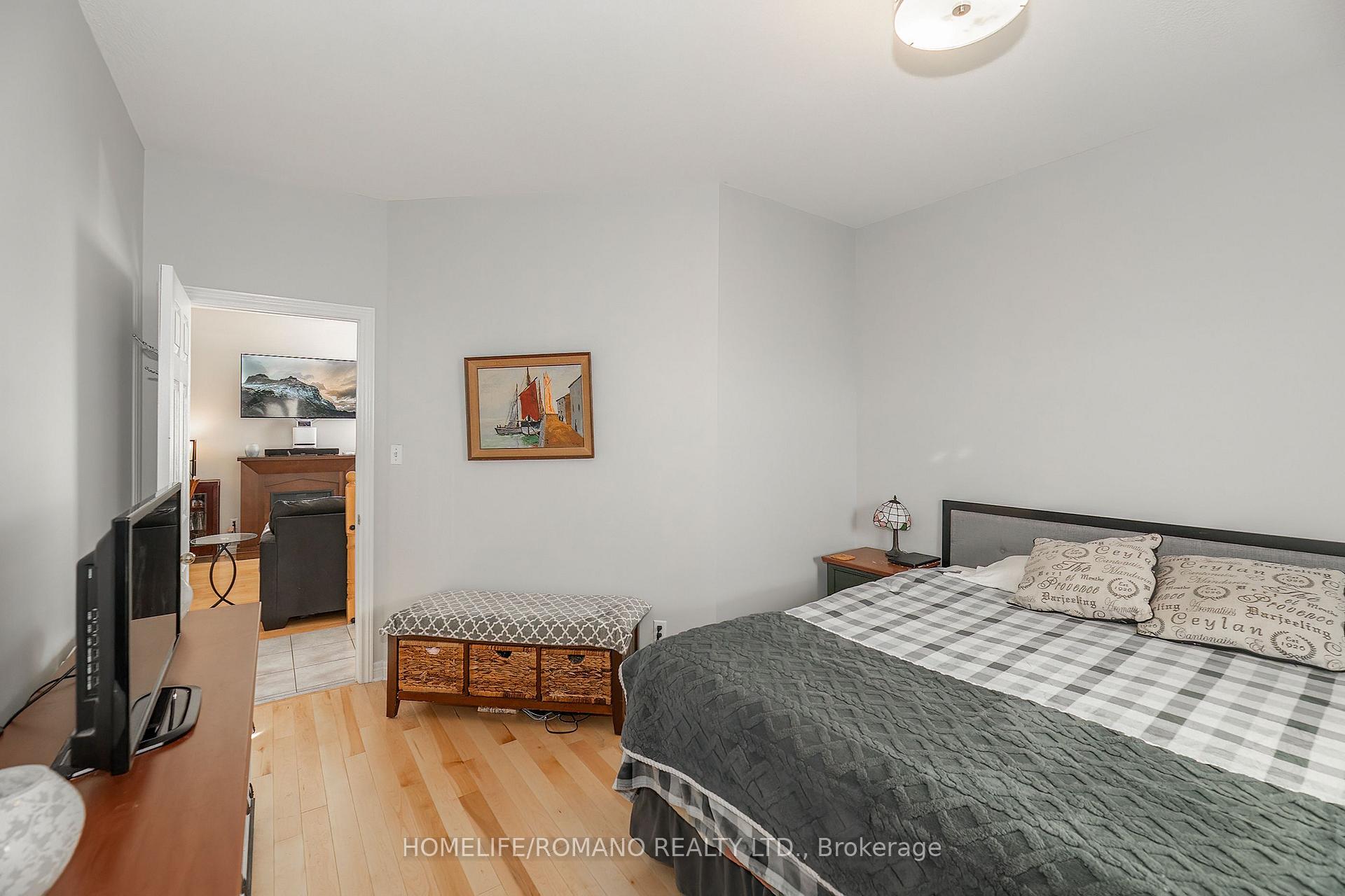 Photo 22 of 25 Bedell Crescent, Whitby, Rolling Acres — HOMEH