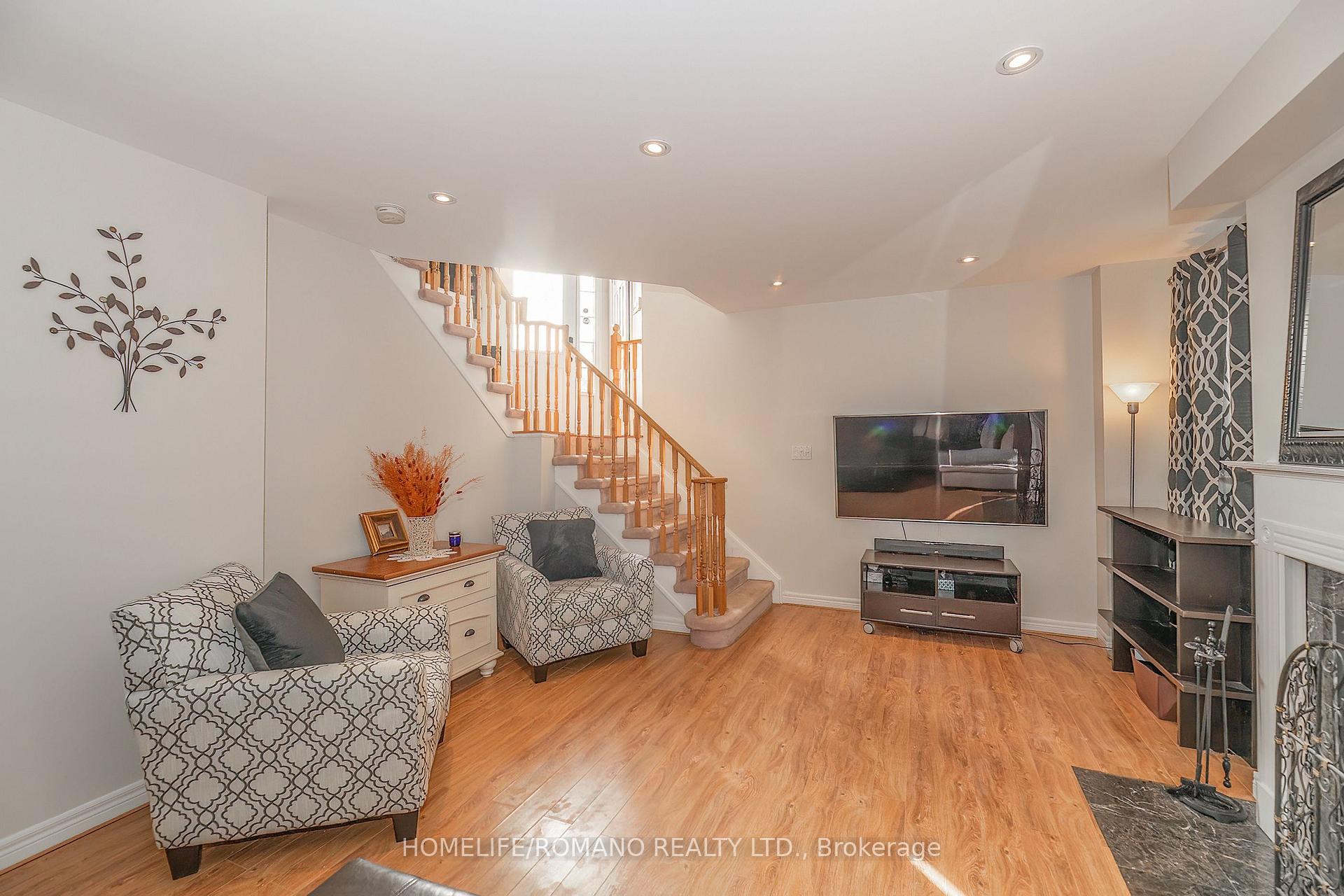 Photo 27 of 25 Bedell Crescent, Whitby, Rolling Acres — HOMEH