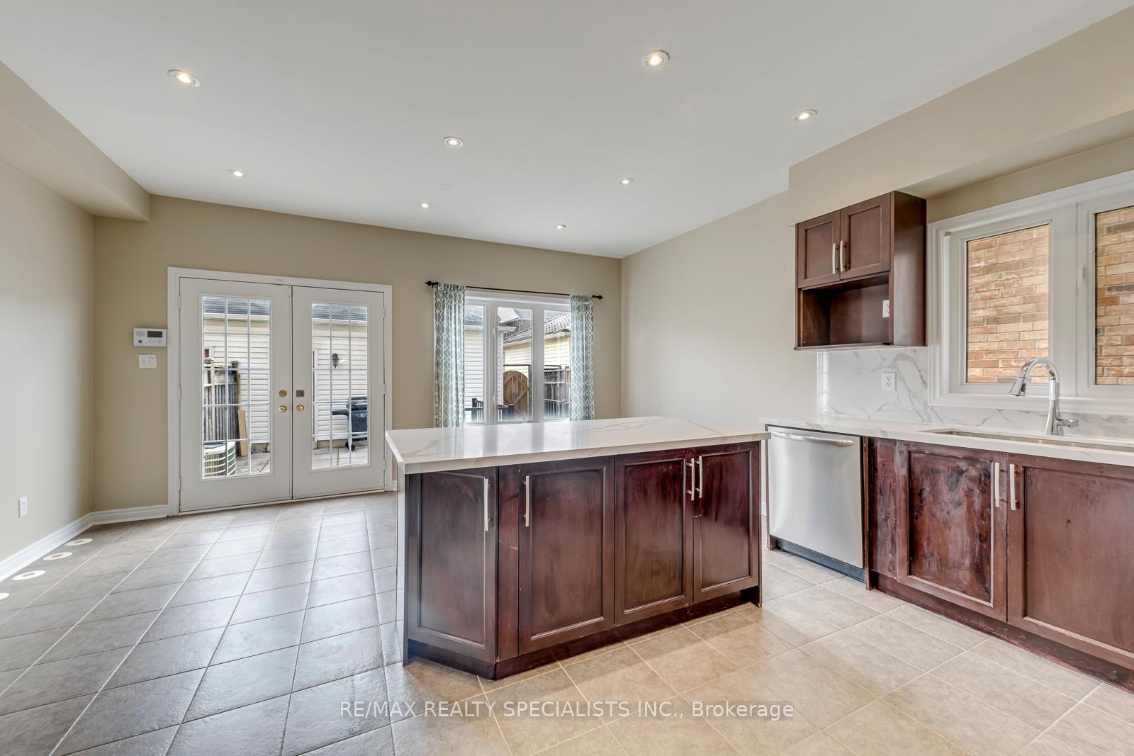 Photo 12 of 5494 Tenth Line W, Mississauga, Churchill Meadows — HOMEH