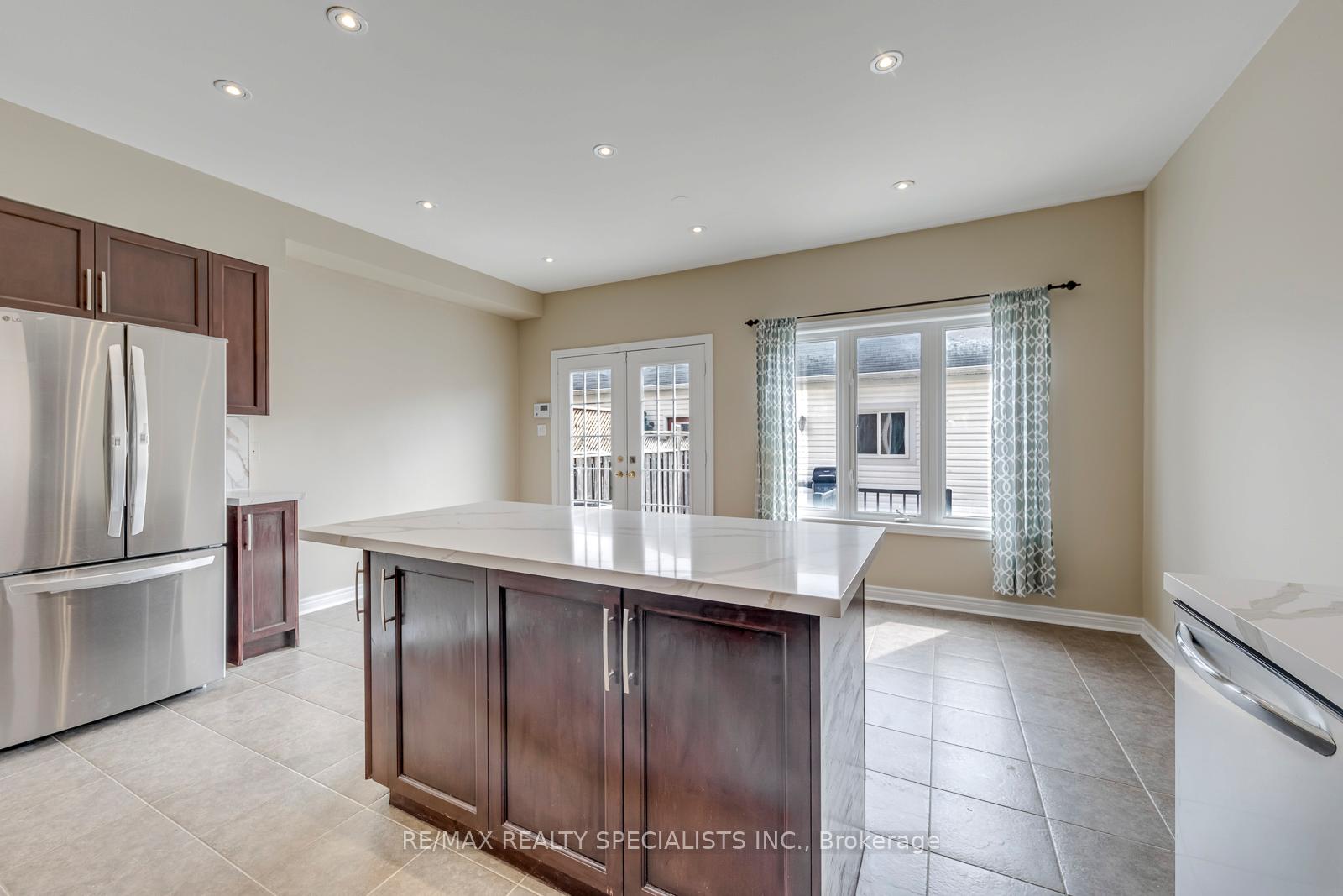 Photo 13 of 5494 Tenth Line W, Mississauga, Churchill Meadows — HOMEH