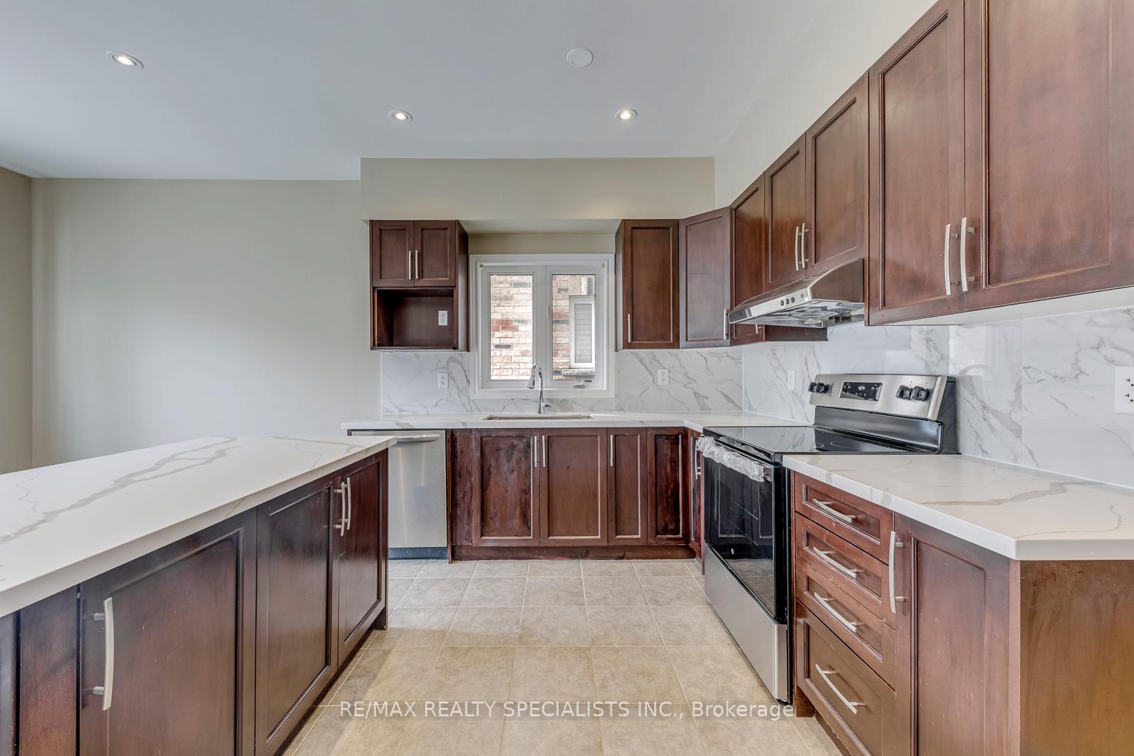 Photo 14 of 5494 Tenth Line W, Mississauga, Churchill Meadows — HOMEH