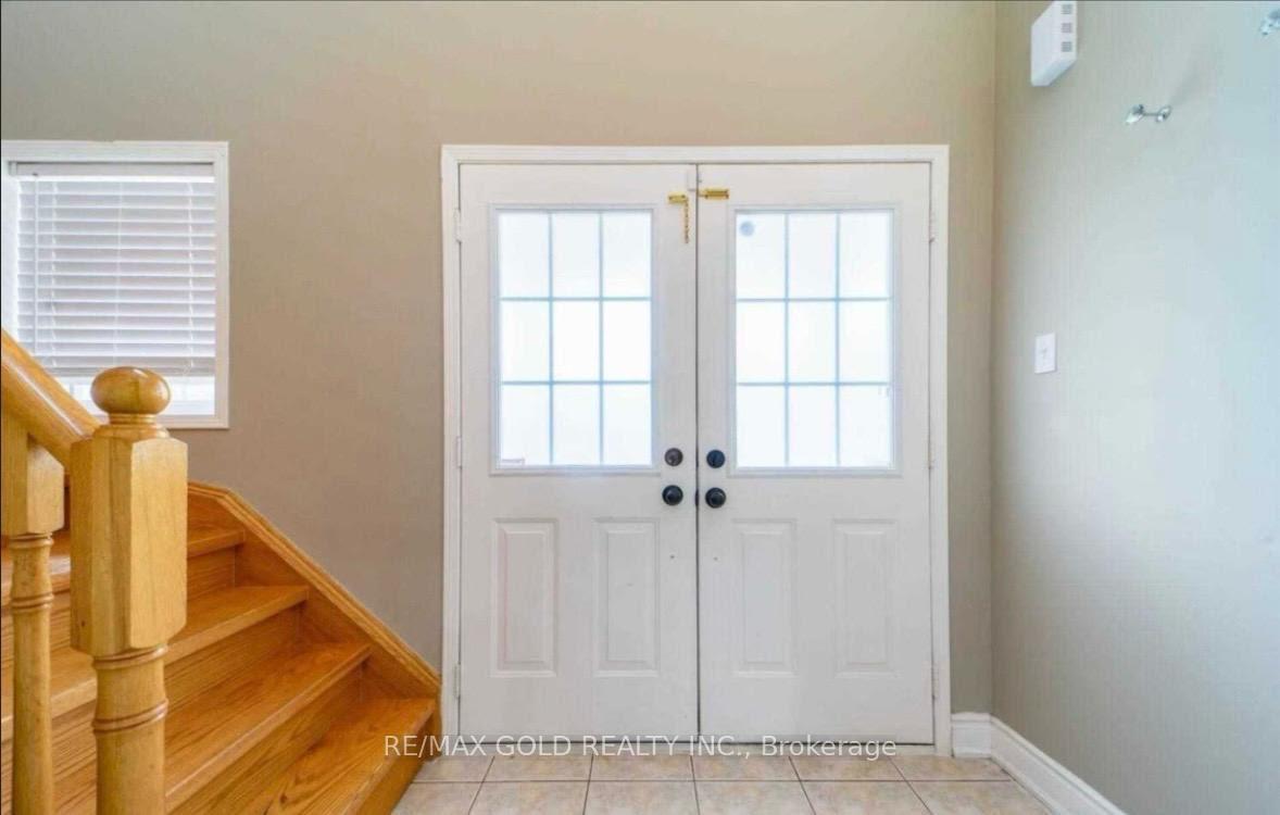 Photo 2 of 15 Sedgewick Circle, Brampton, Fletcher's Meadow — HOMEH