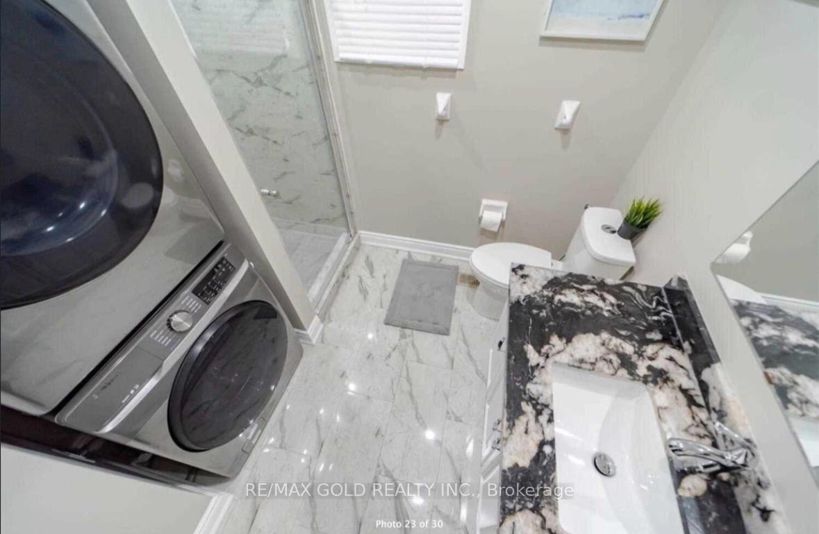 Photo 11 of 15 Sedgewick Circle, Brampton, Fletcher's Meadow — HOMEH