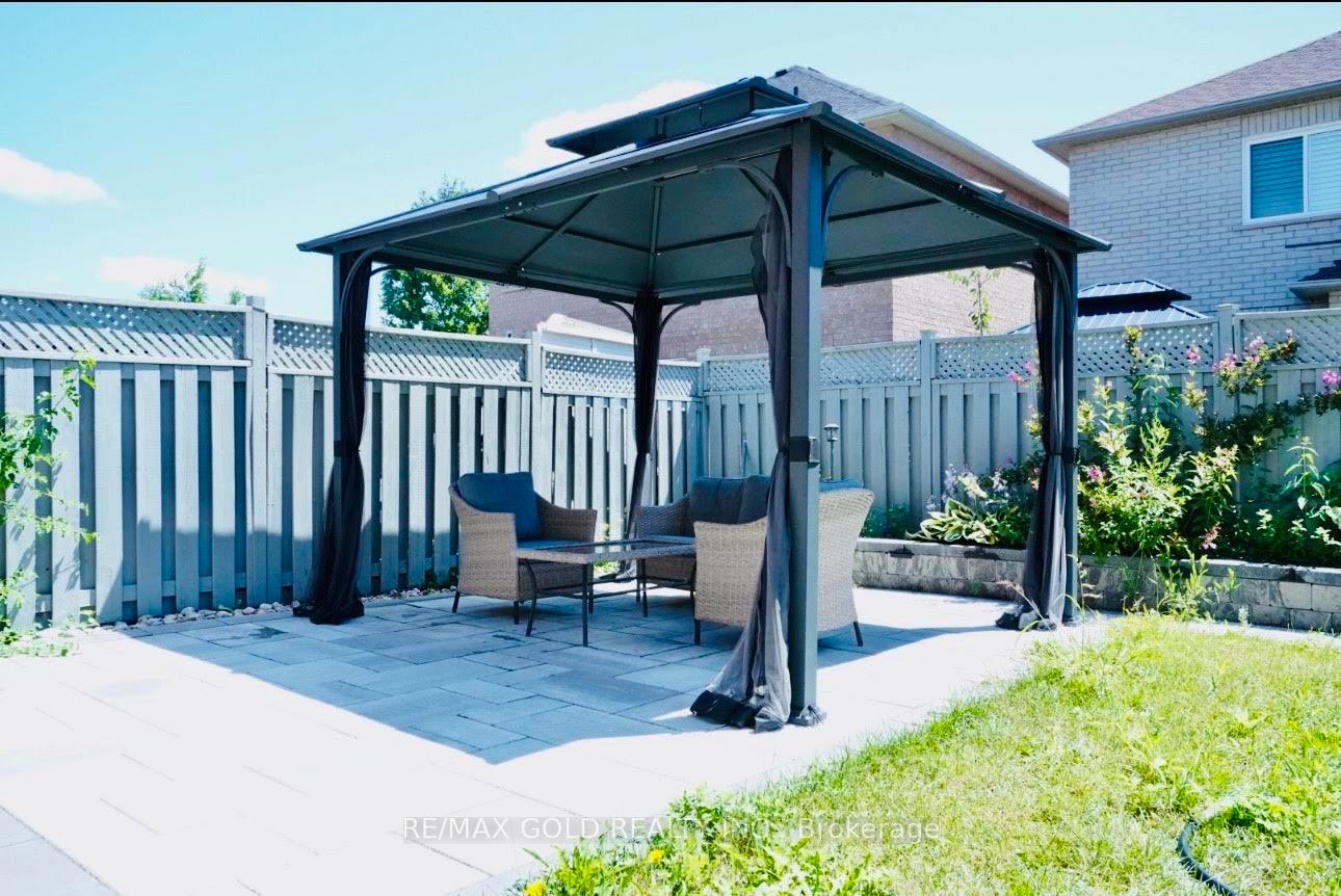 Photo 15 of 15 Sedgewick Circle, Brampton, Fletcher's Meadow — HOMEH