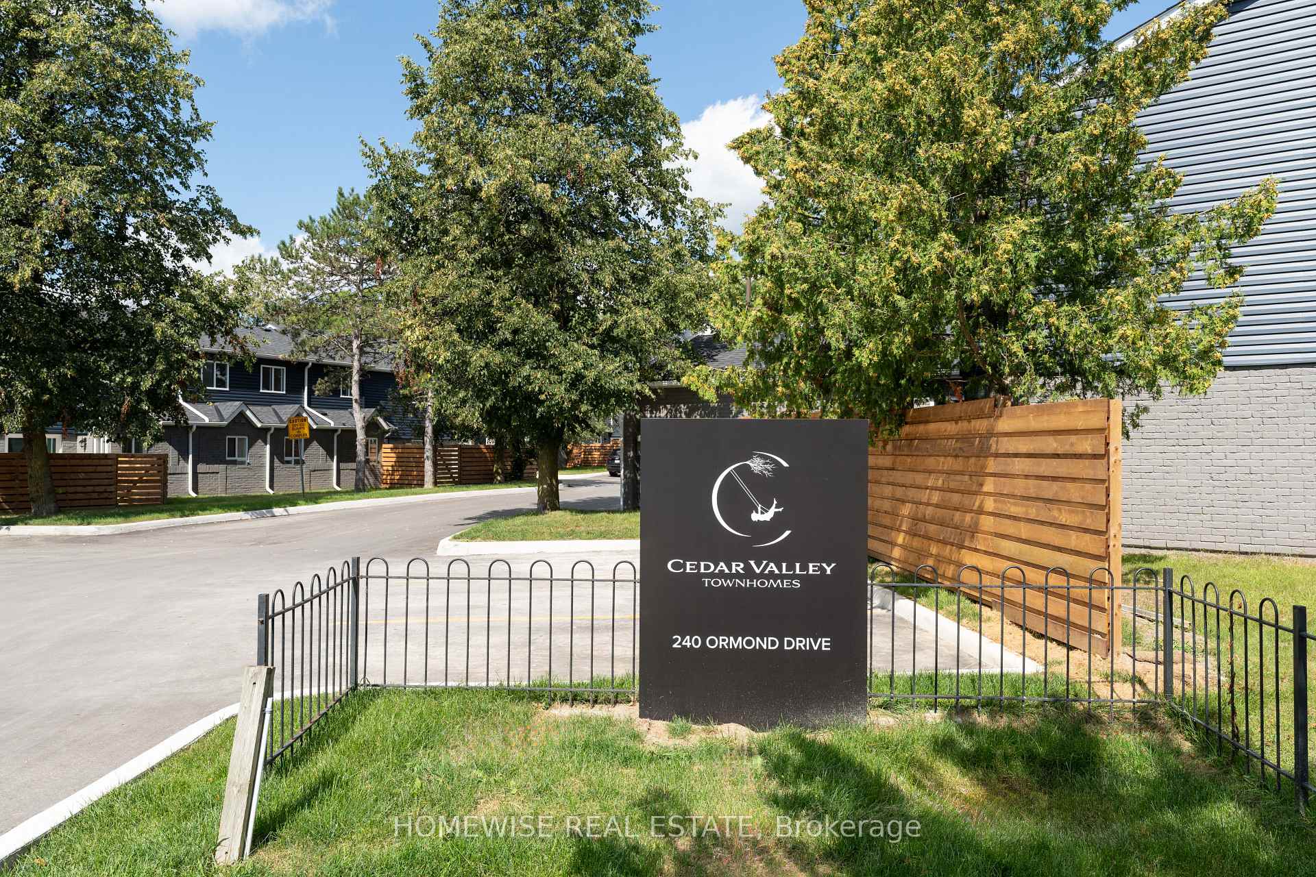 Photo 32 of Unit D8, 240 Ormond Drive, Oshawa, Samac — HOMEH
