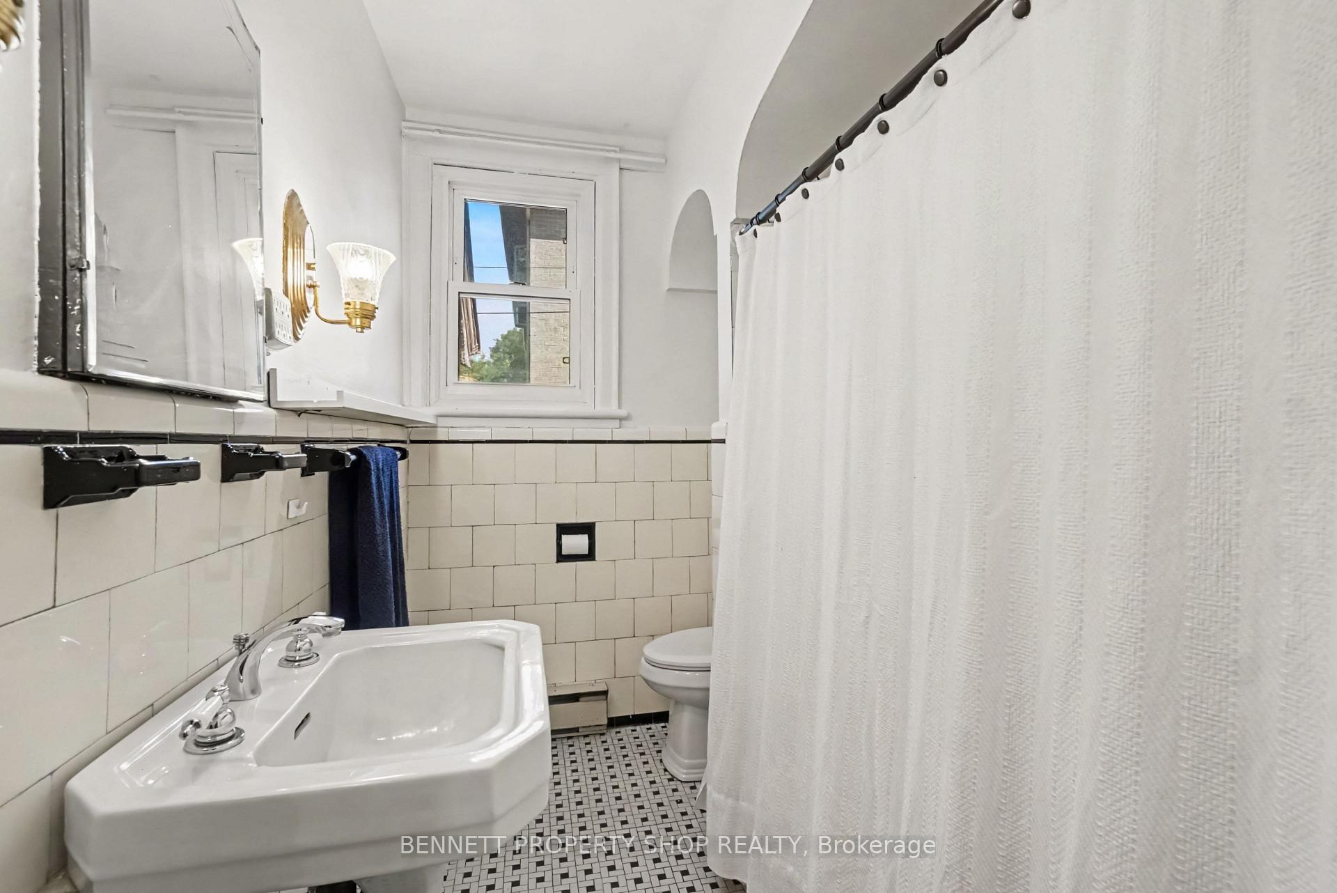 Photo 12 of 21 Hazel Street, Ottawa, Ottawa East — HOMEH