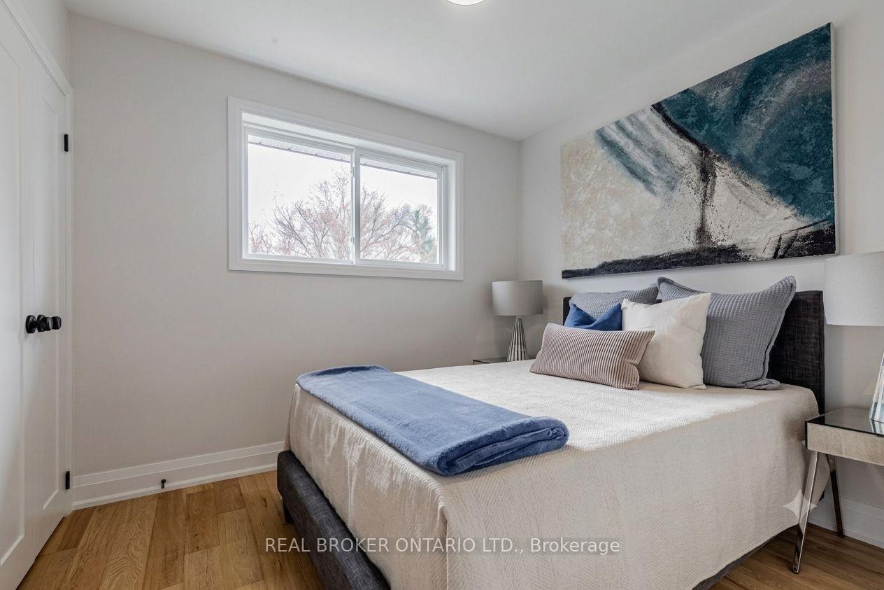Photo 7 of Unit Upper, 25 Newlin Crescent, North York, Glenfield-Jane Heights — HOMEH