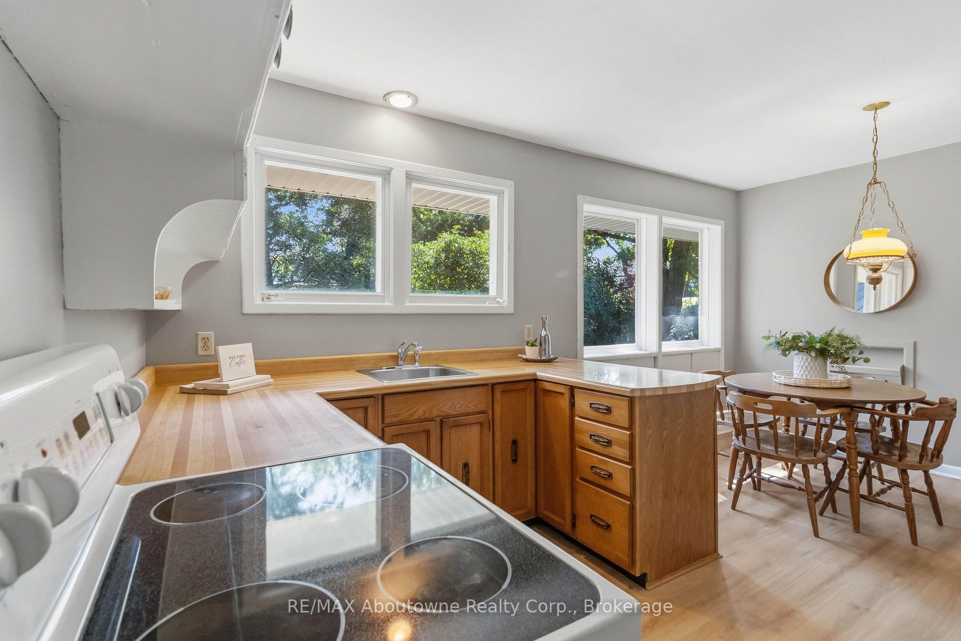 Photo 19 of 974 Unsworth Avenue, Burlington, Bayview — HOMEH
